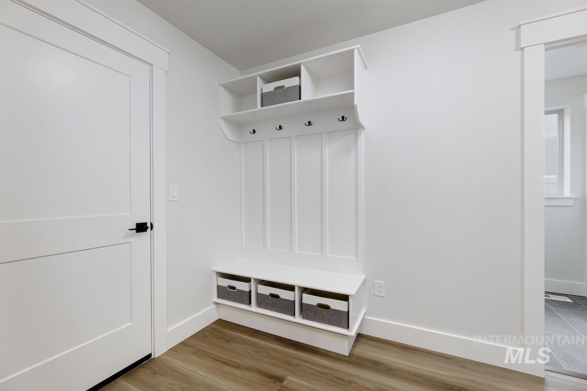 6975 S Skybreak Lane, Meridian, Idaho 83642, 3 Bedrooms, 2 Bathrooms, Residential For Sale, Price $497,800,MLS 98973524