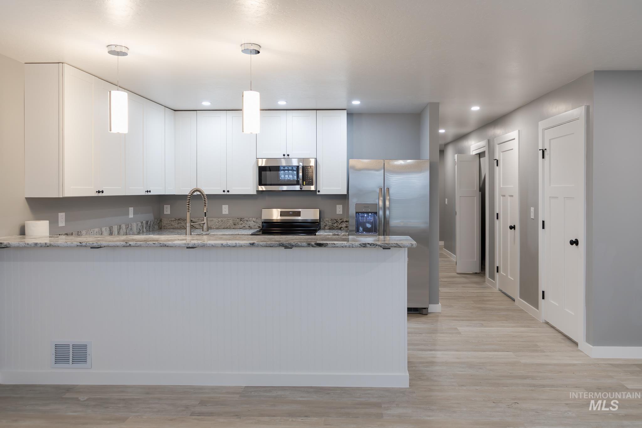 287 SW 6th St #1, Ontario, Oregon 97914, 4 Bedrooms, 2.5 Bathrooms, Rental For Rent, Price $1,995,MLS 98973526