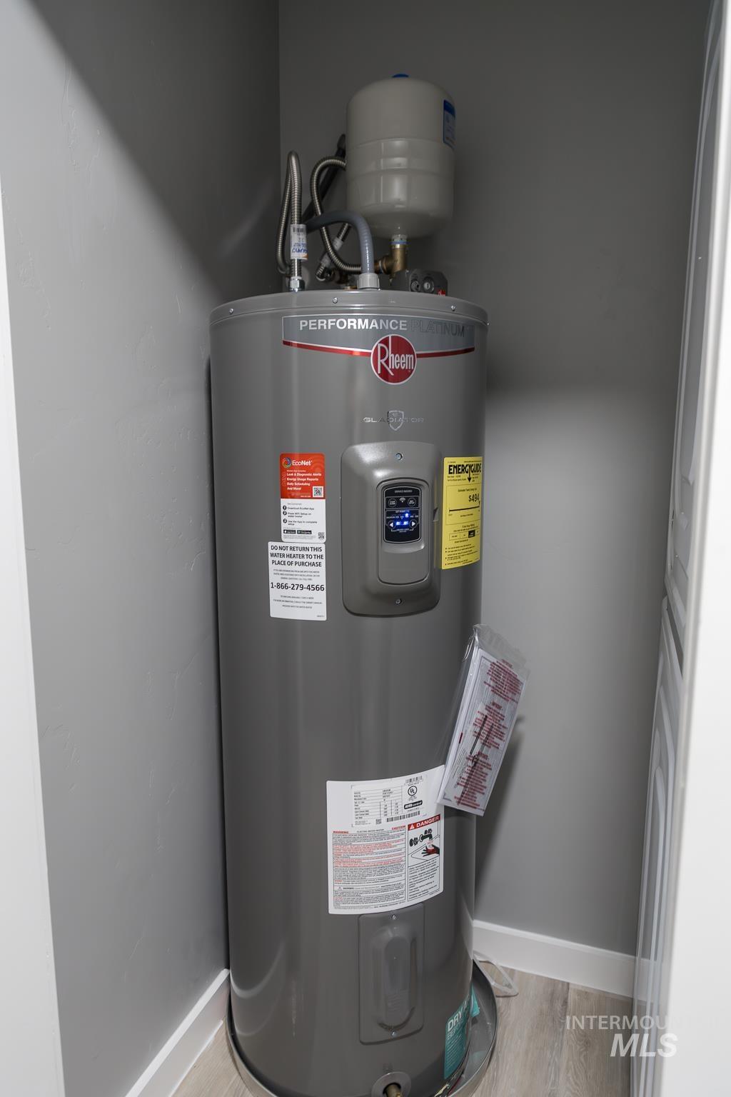 287 SW 6th St #1, Ontario, Oregon 97914, 4 Bedrooms, 2.5 Bathrooms, Rental For Rent, Price $1,995,MLS 98973526