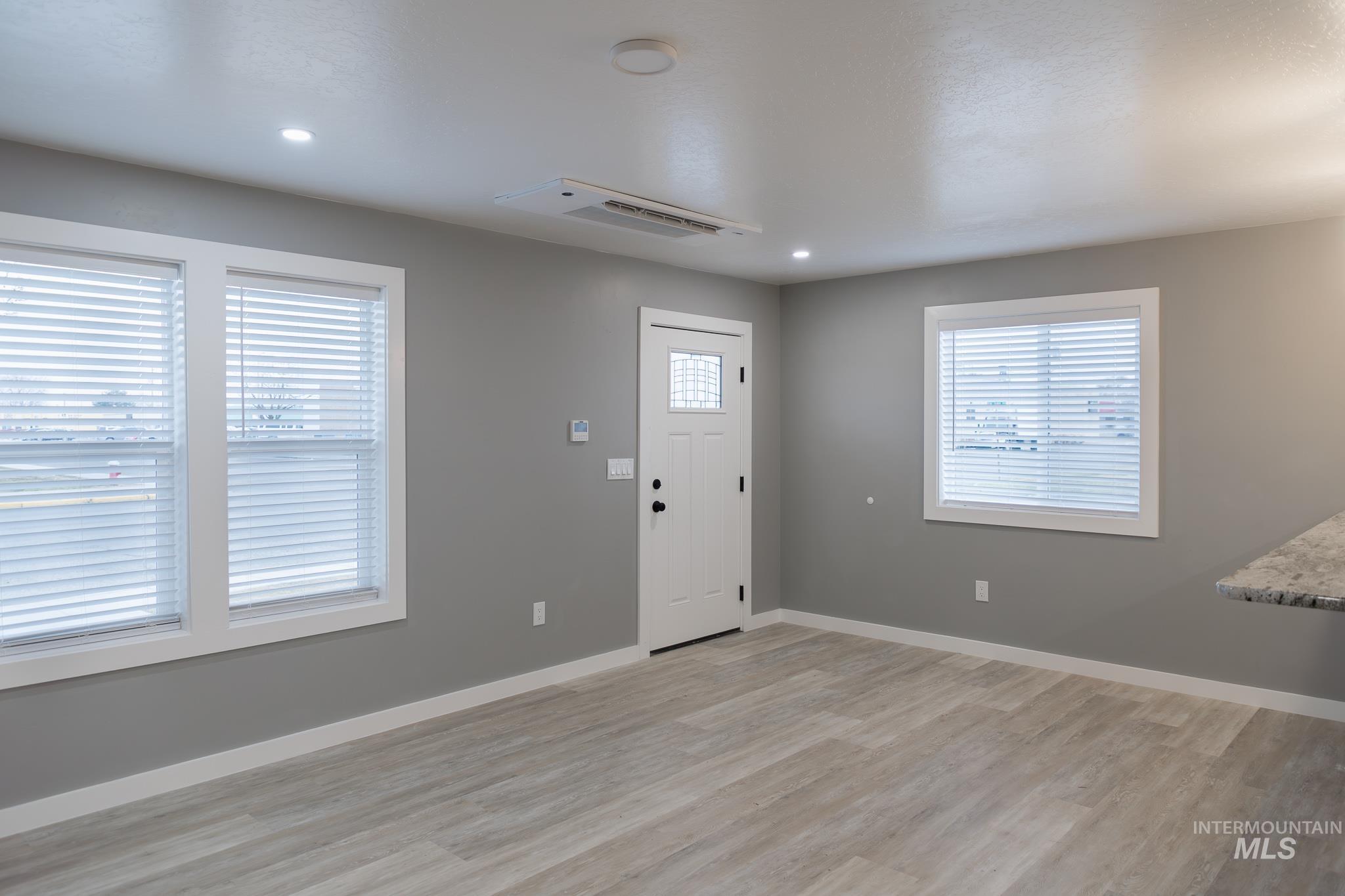 287 SW 6th St #1, Ontario, Oregon 97914, 4 Bedrooms, 2.5 Bathrooms, Rental For Rent, Price $1,995,MLS 98973526