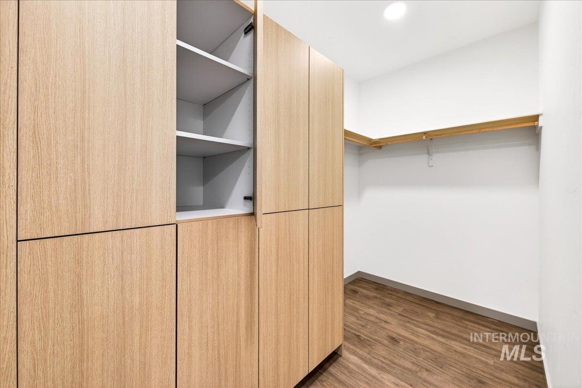 2320 S Broadway Avenue, Boise, Idaho 83706, 2 Bedrooms, 2 Bathrooms, Residential For Sale, Price $460,000, 98973527