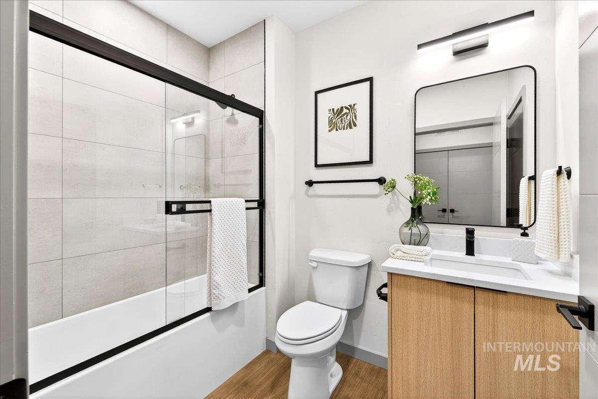 2320 S Broadway Avenue, Boise, Idaho 83706, 2 Bedrooms, 2 Bathrooms, Residential For Sale, Price $460,000, 98973527