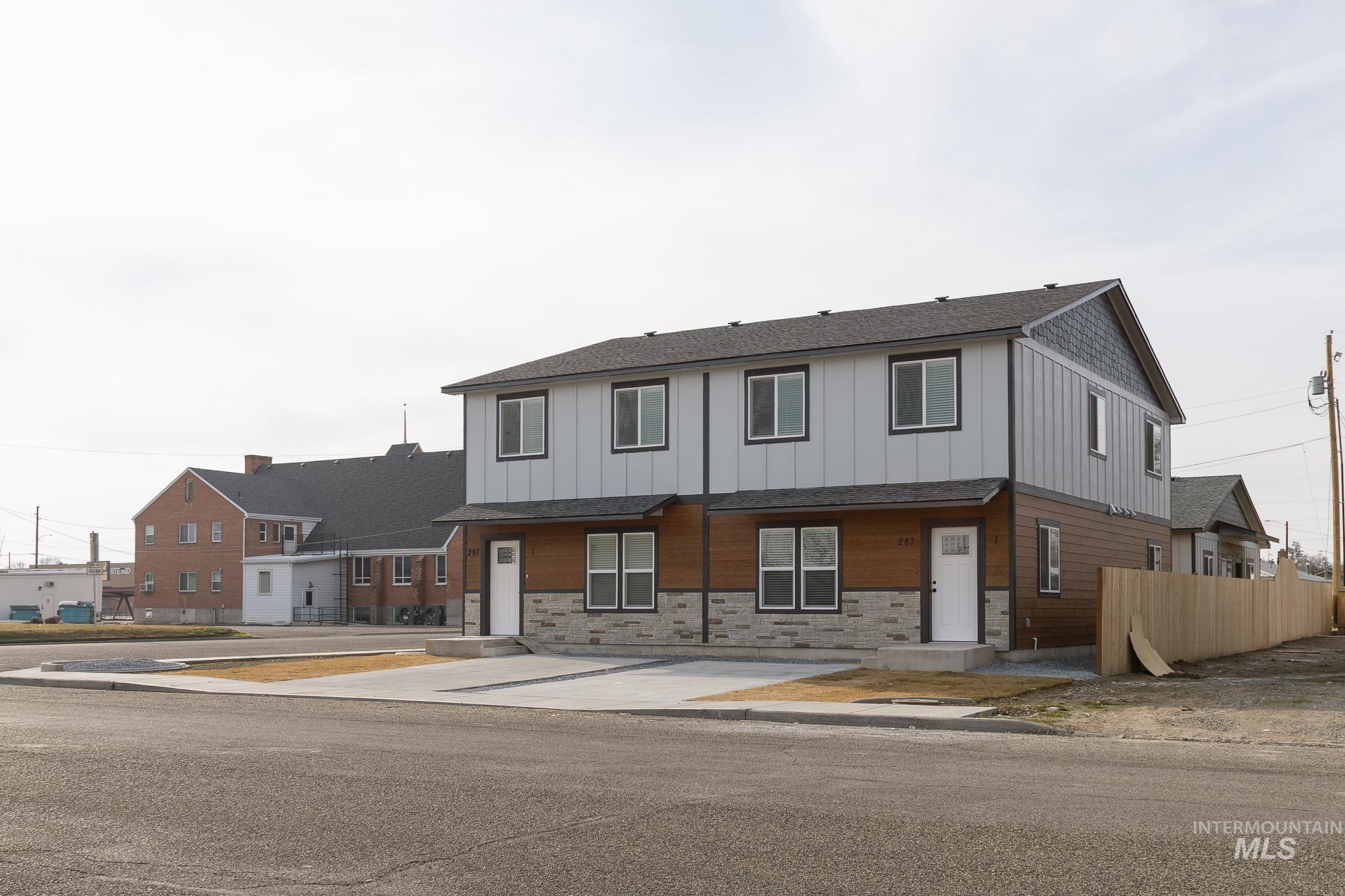 297 SW 6th St #2, Ontario, Oregon 97914, 2 Bedrooms, 1 Bathroom, Rental For Rent, Price $1,495,MLS 98973531