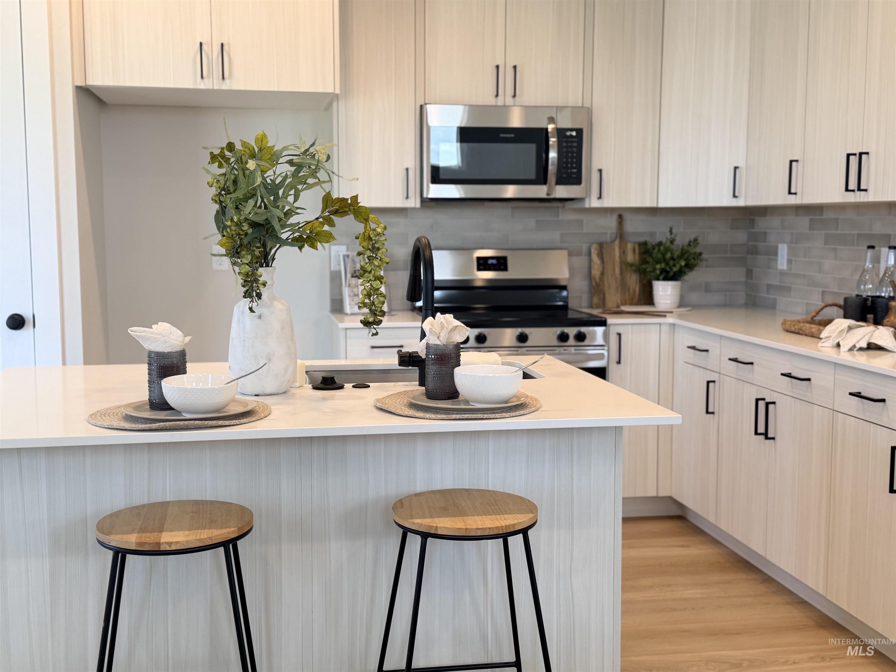 980 E Odyssey St, Kuna, Idaho 83634, 2 Bedrooms, 2.5 Bathrooms, Residential For Sale, Price $370,900, 98973533