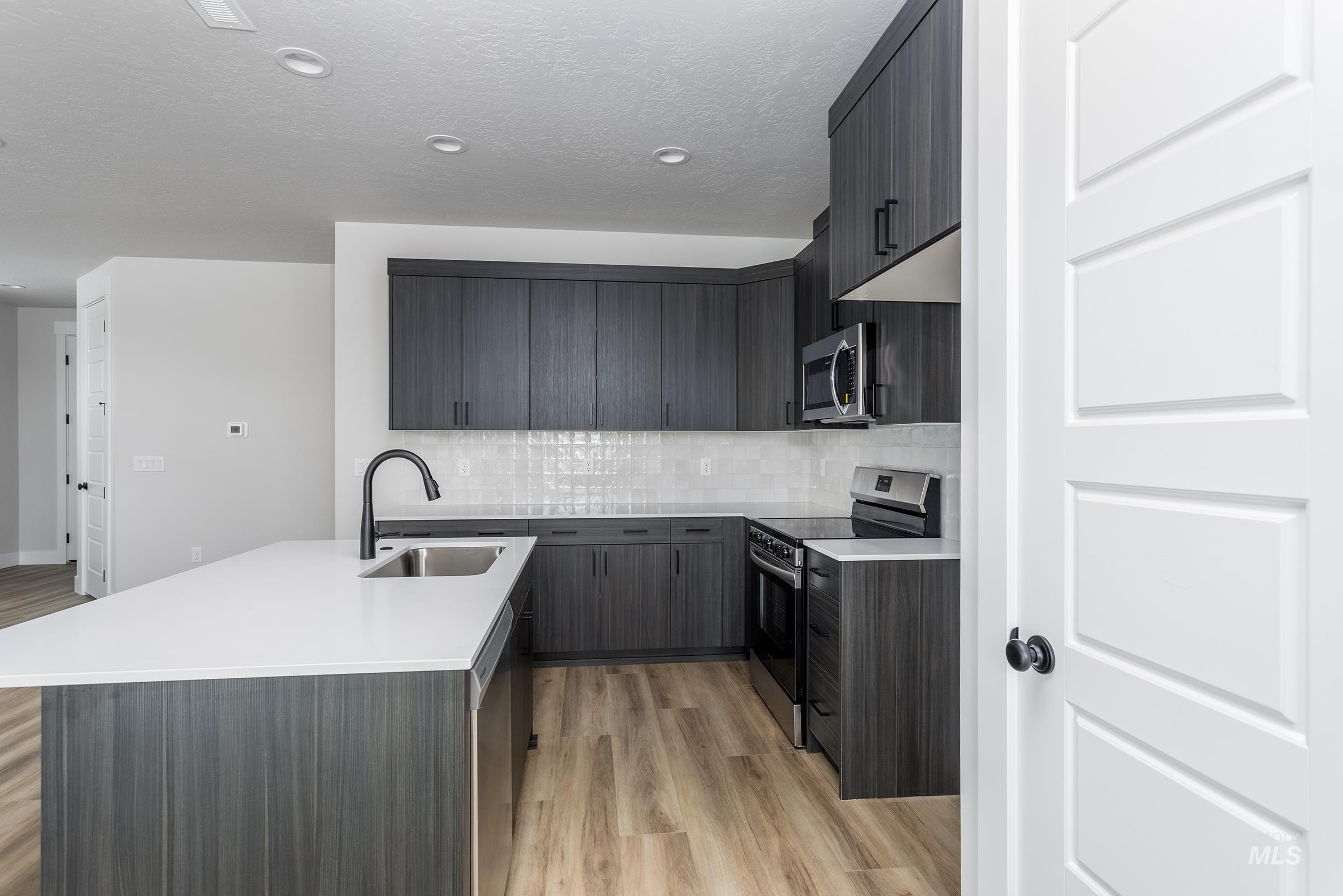 974 E Odyssey St, Kuna, Idaho 83634, 2 Bedrooms, 2.5 Bathrooms, Residential For Sale, Price $374,200,MLS 98973536