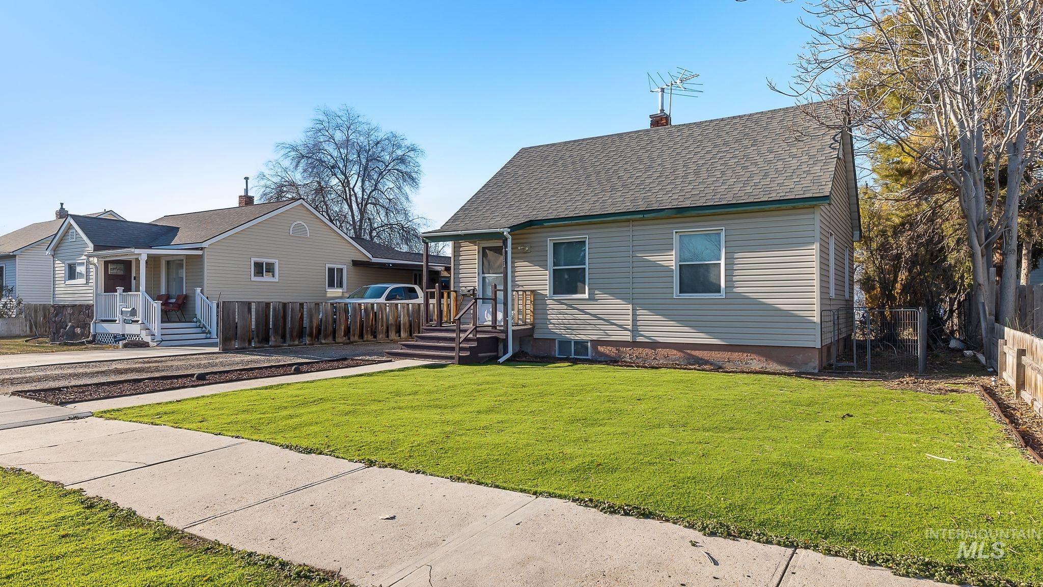 1111 11Th Ave S, Nampa, Idaho 83651-4515, 3 Bedrooms, 1.5 Bathrooms, Residential For Sale, Price $299,900,MLS 98973538