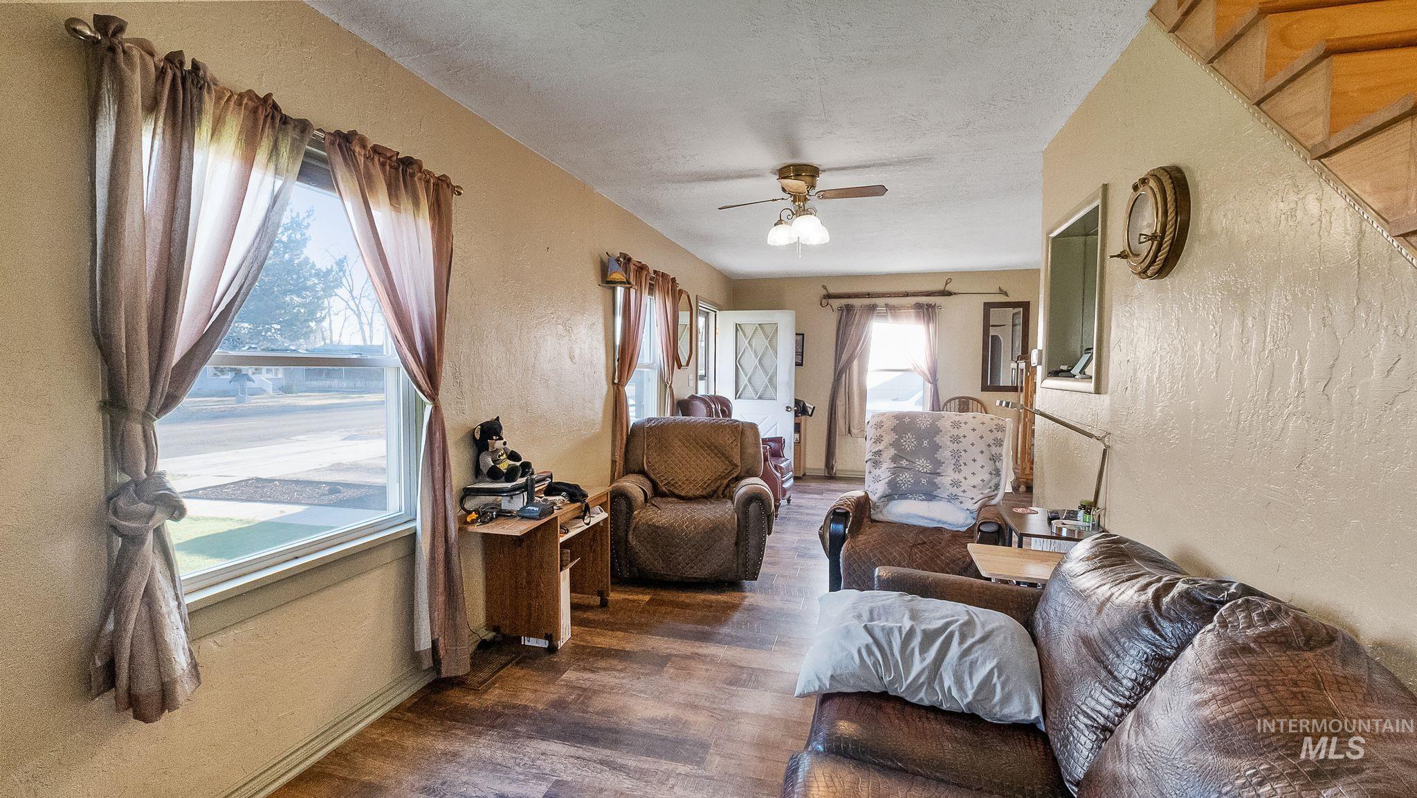 1111 11Th Ave S, Nampa, Idaho 83651-4515, 3 Bedrooms, 1.5 Bathrooms, Residential For Sale, Price $299,900,MLS 98973538