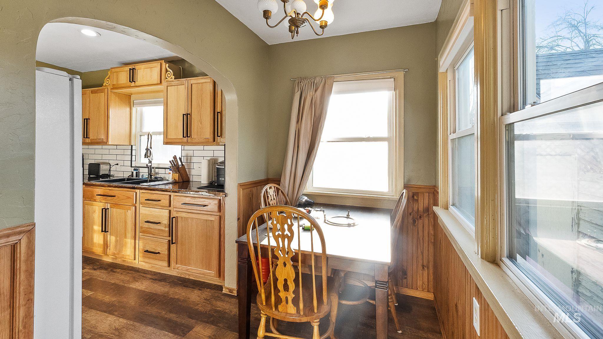 1111 11Th Ave S, Nampa, Idaho 83651-4515, 3 Bedrooms, 1.5 Bathrooms, Residential For Sale, Price $299,900,MLS 98973538