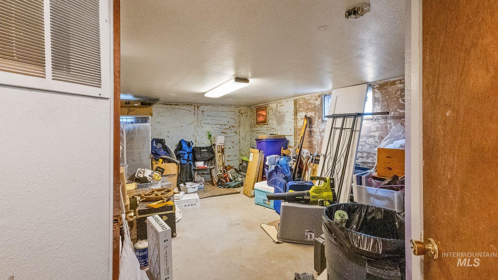 1111 11Th Ave S, Nampa, Idaho 83651-4515, 3 Bedrooms, 1.5 Bathrooms, Residential For Sale, Price $299,900,MLS 98973538