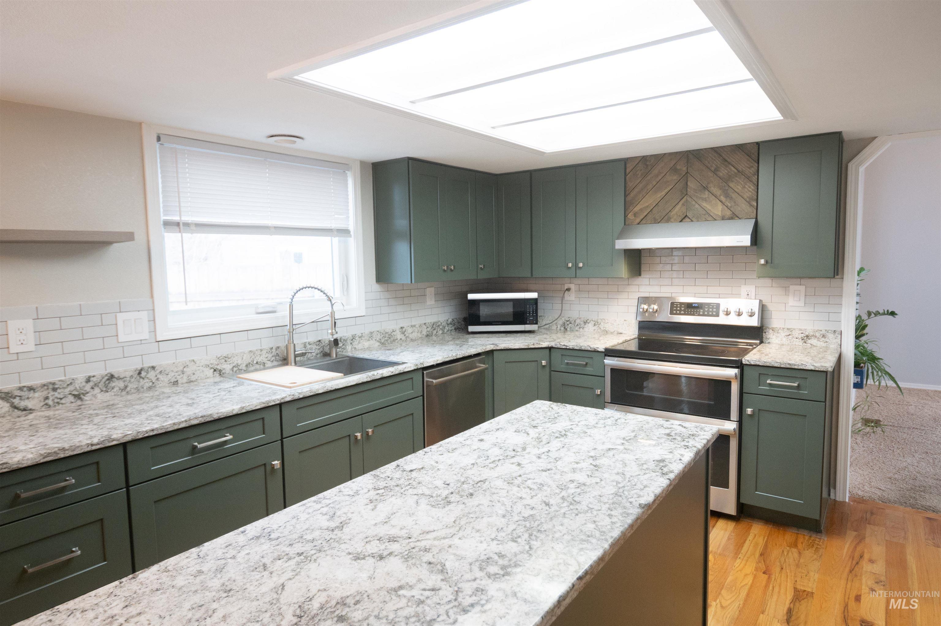 1715 Queens Ct, Mountain Home, Idaho 83647, 4 Bedrooms, 2.5 Bathrooms, Residential For Sale, Price $430,000,MLS 98973539