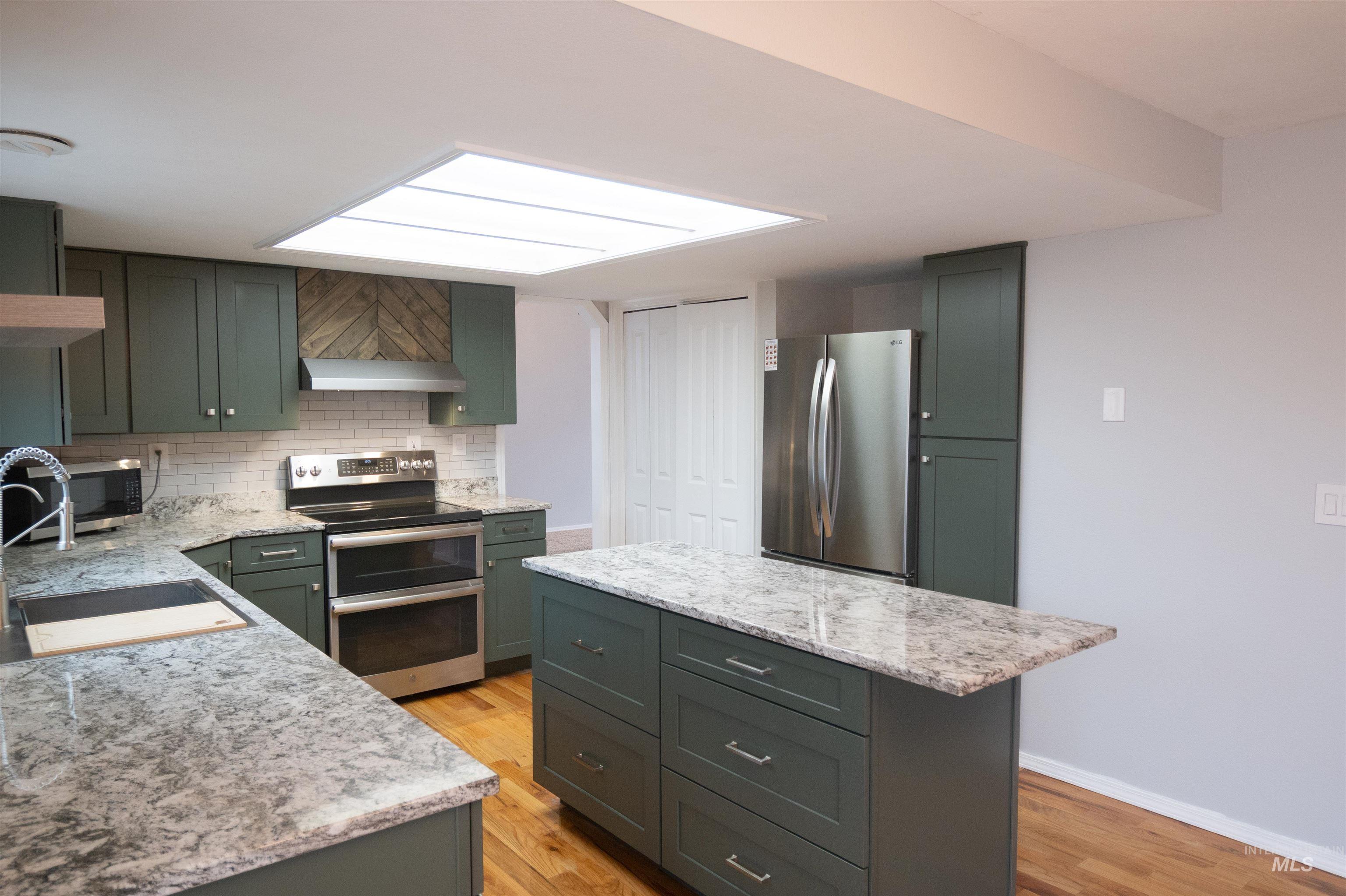 1715 Queens Ct, Mountain Home, Idaho 83647, 4 Bedrooms, 2.5 Bathrooms, Residential For Sale, Price $430,000,MLS 98973539