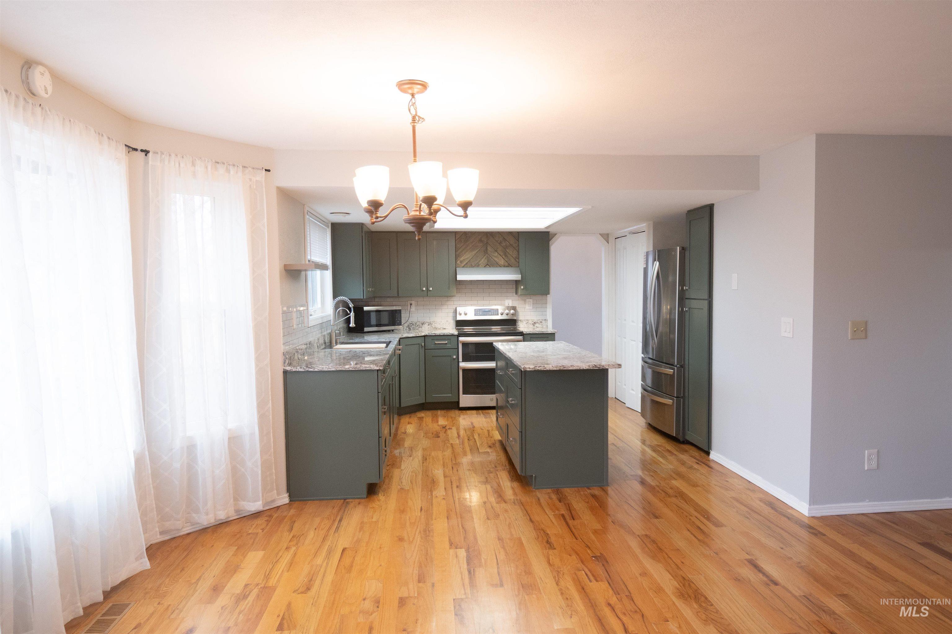 1715 Queens Ct, Mountain Home, Idaho 83647, 4 Bedrooms, 2.5 Bathrooms, Residential For Sale, Price $430,000,MLS 98973539