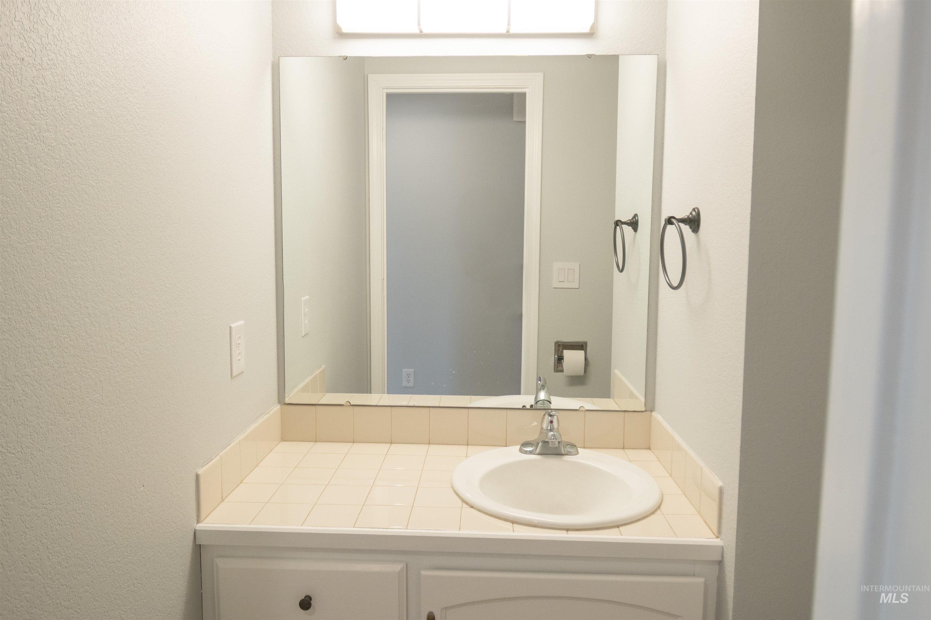 1715 Queens Ct, Mountain Home, Idaho 83647, 4 Bedrooms, 2.5 Bathrooms, Residential For Sale, Price $430,000,MLS 98973539