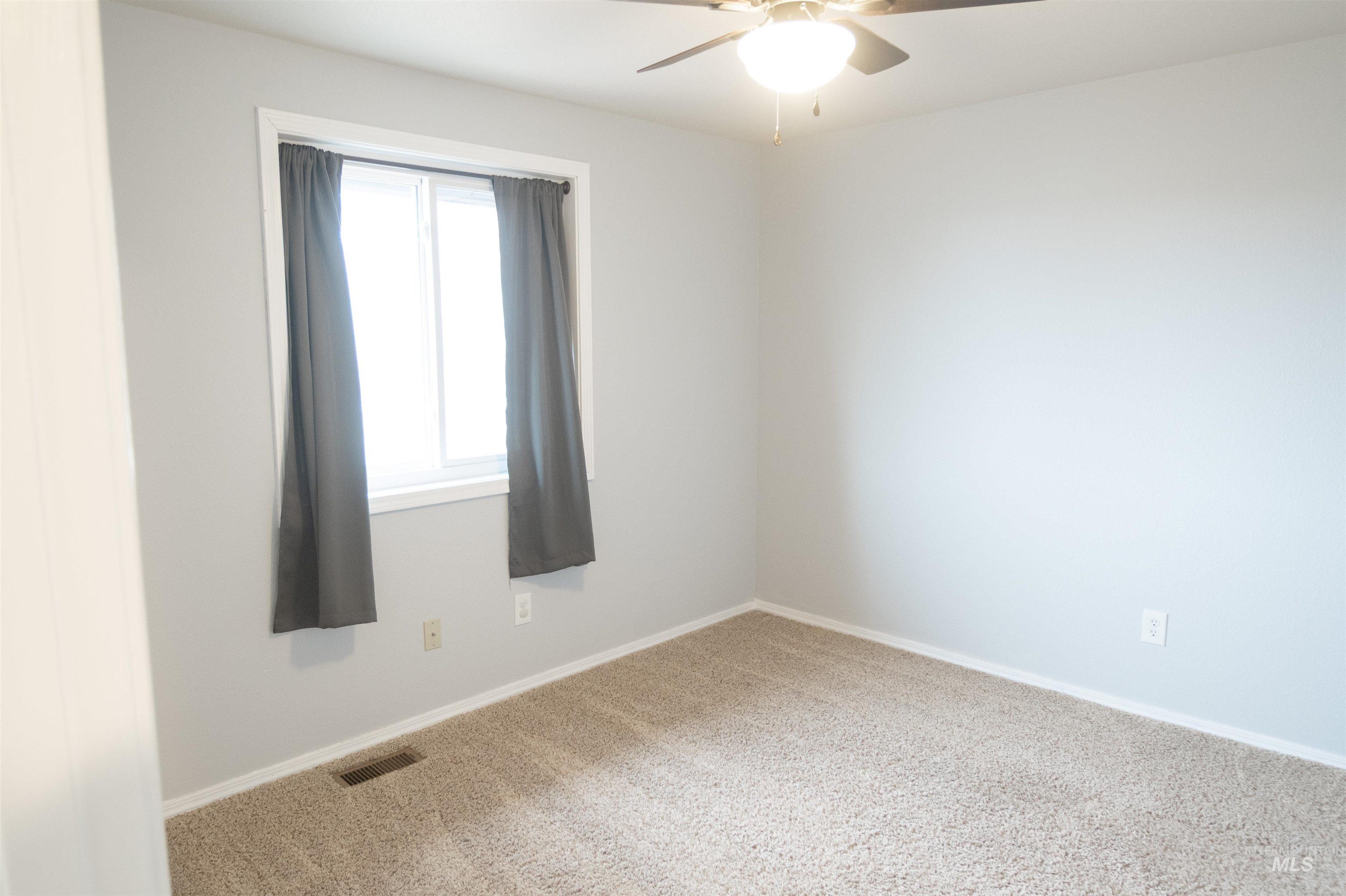 1715 Queens Ct, Mountain Home, Idaho 83647, 4 Bedrooms, 2.5 Bathrooms, Residential For Sale, Price $430,000,MLS 98973539