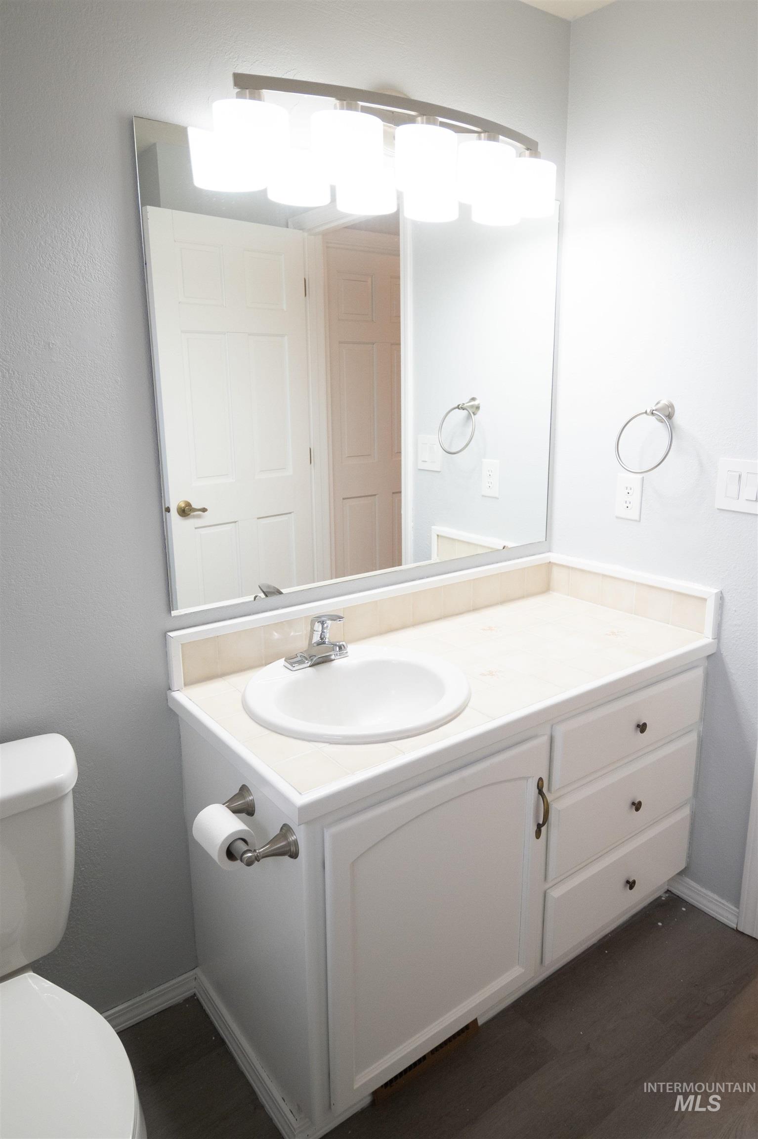 1715 Queens Ct, Mountain Home, Idaho 83647, 4 Bedrooms, 2.5 Bathrooms, Residential For Sale, Price $430,000,MLS 98973539