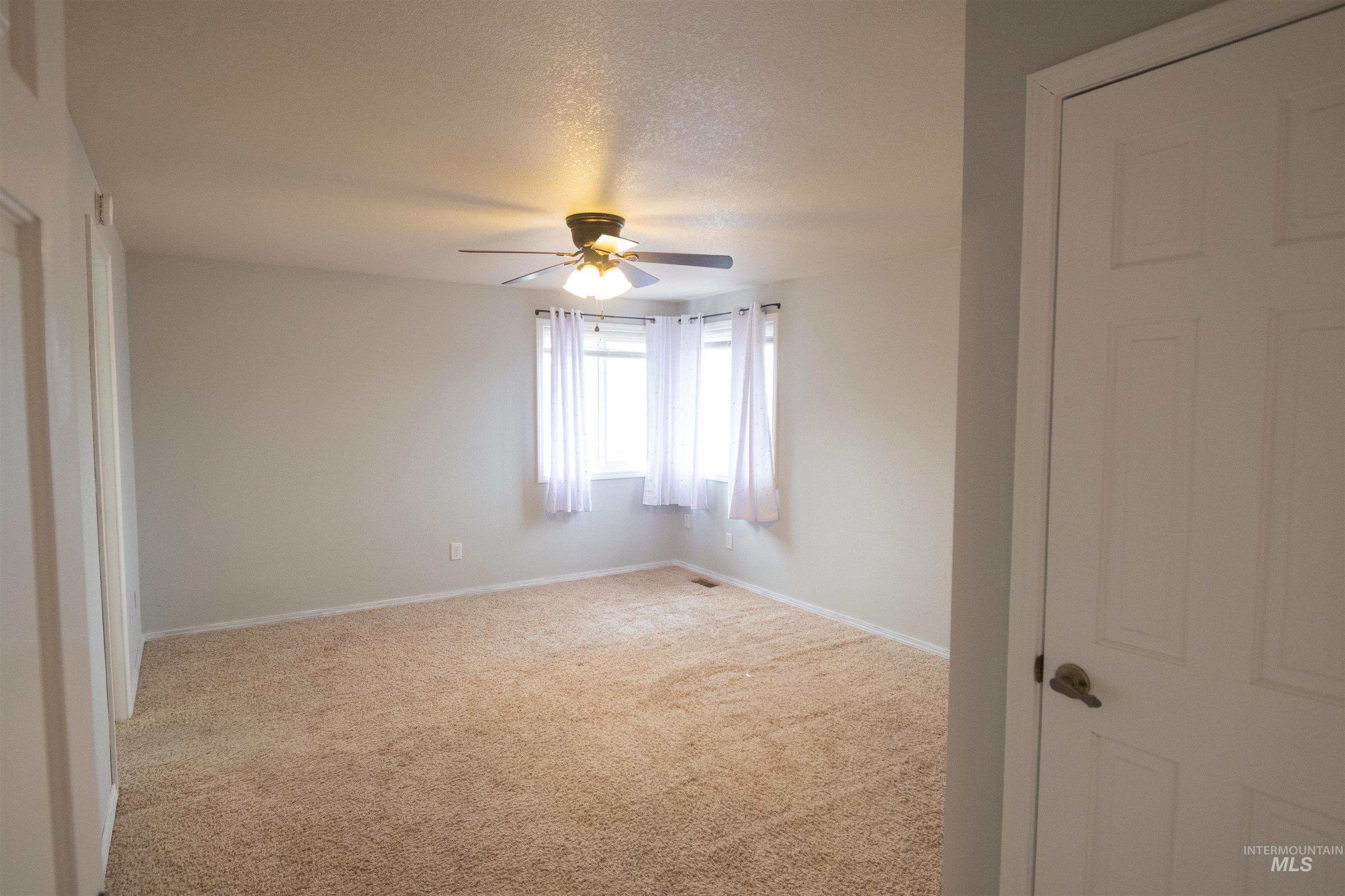 1715 Queens Ct, Mountain Home, Idaho 83647, 4 Bedrooms, 2.5 Bathrooms, Residential For Sale, Price $430,000,MLS 98973539