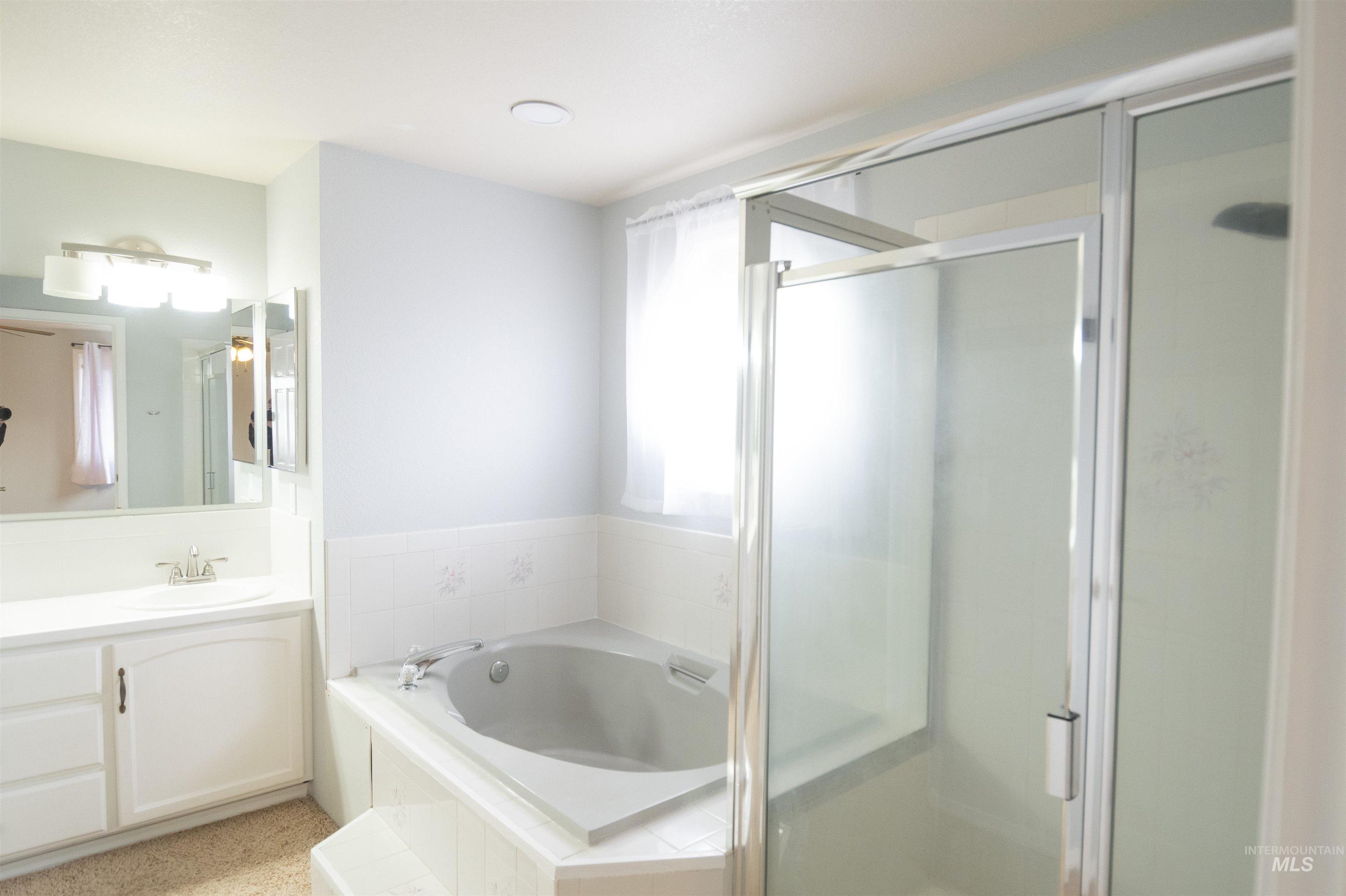 1715 Queens Ct, Mountain Home, Idaho 83647, 4 Bedrooms, 2.5 Bathrooms, Residential For Sale, Price $430,000,MLS 98973539