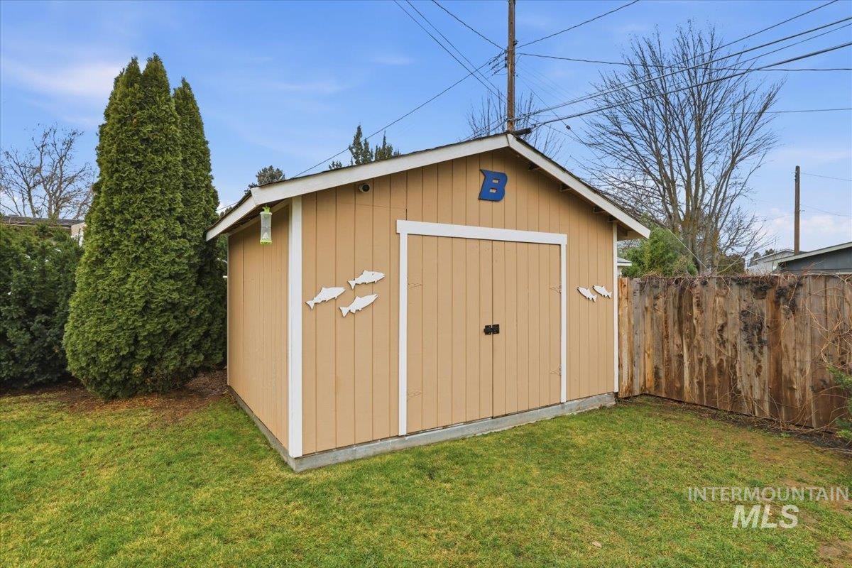 4521 W Kootenai St., Boise, Idaho 83705, 3 Bedrooms, 1.5 Bathrooms, Residential For Sale, Price $420,000,MLS 98973540