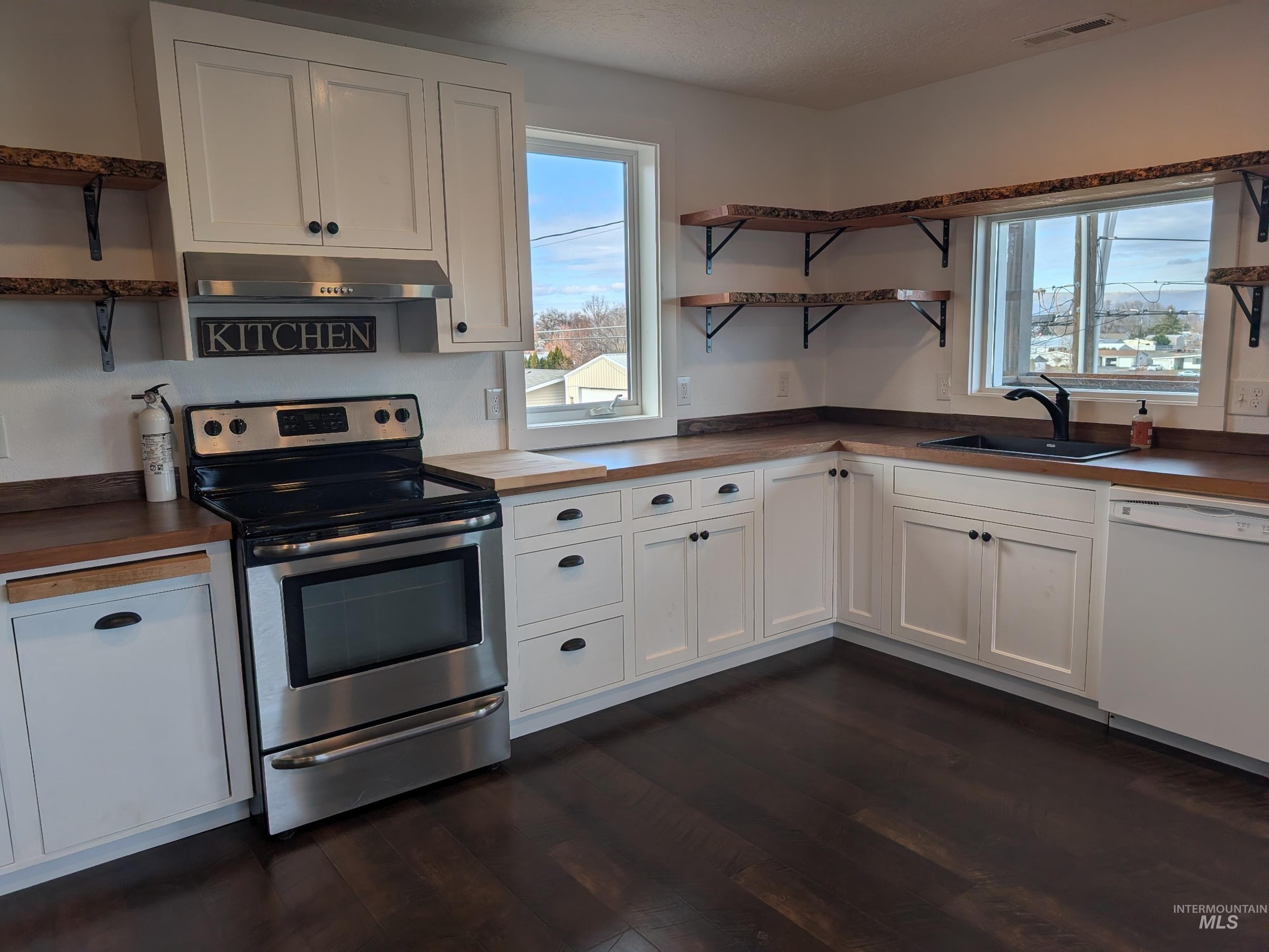 1330 Birch Avenue, Lewiston, Idaho 83501-5720, 2 Bedrooms, 2 Bathrooms, Residential For Sale, Price $424,000,MLS 98973546