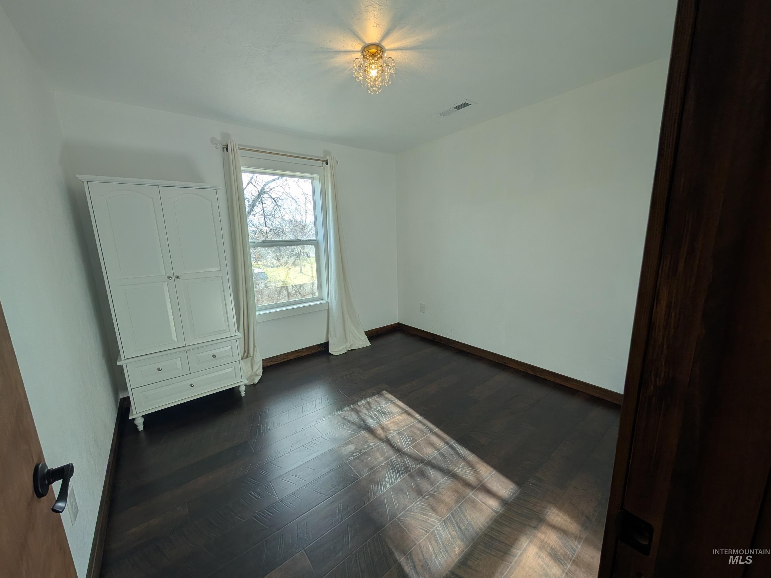 1330 Birch Avenue, Lewiston, Idaho 83501-5720, 2 Bedrooms, 2 Bathrooms, Residential For Sale, Price $424,000,MLS 98973546