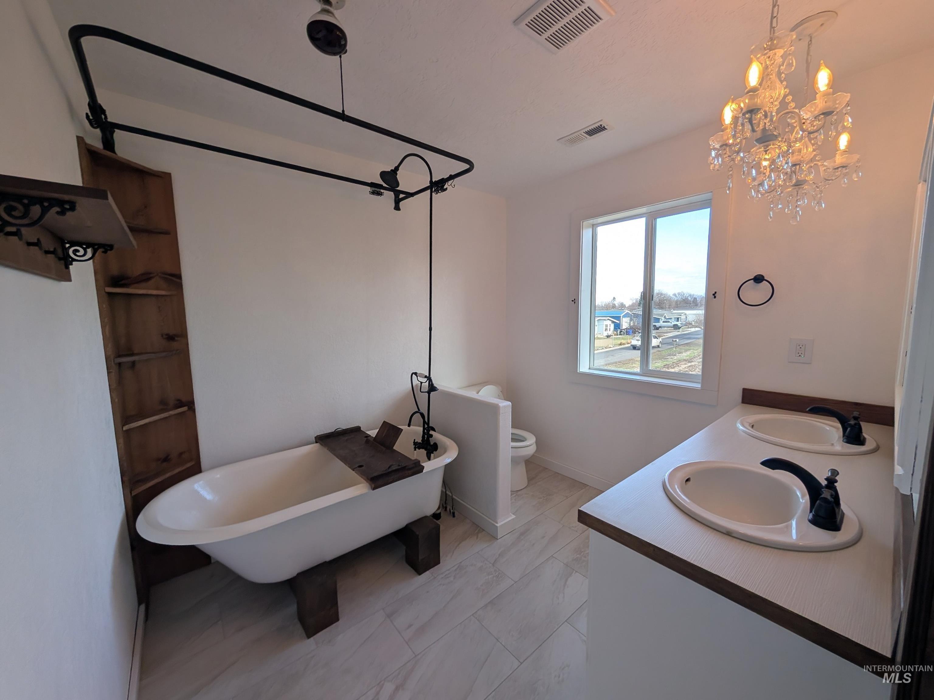 1330 Birch Avenue, Lewiston, Idaho 83501-5720, 2 Bedrooms, 2 Bathrooms, Residential For Sale, Price $424,000,MLS 98973546