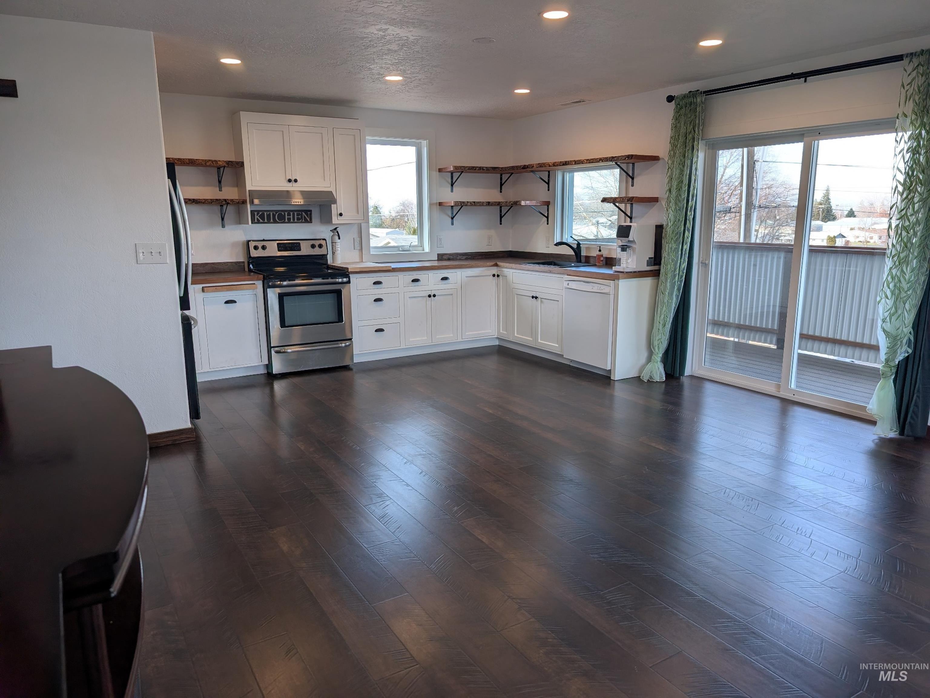 1330 Birch Avenue, Lewiston, Idaho 83501-5720, 2 Bedrooms, 2 Bathrooms, Residential For Sale, Price $424,000,MLS 98973546