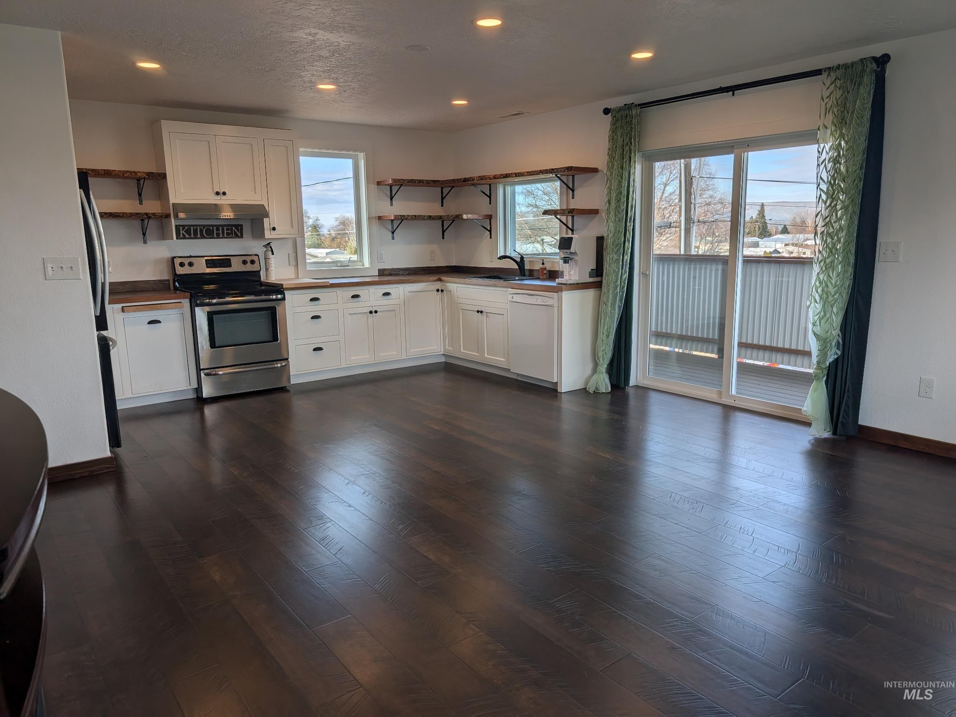 1330 Birch Avenue, Lewiston, Idaho 83501-5720, 2 Bedrooms, 2 Bathrooms, Residential For Sale, Price $424,000,MLS 98973546