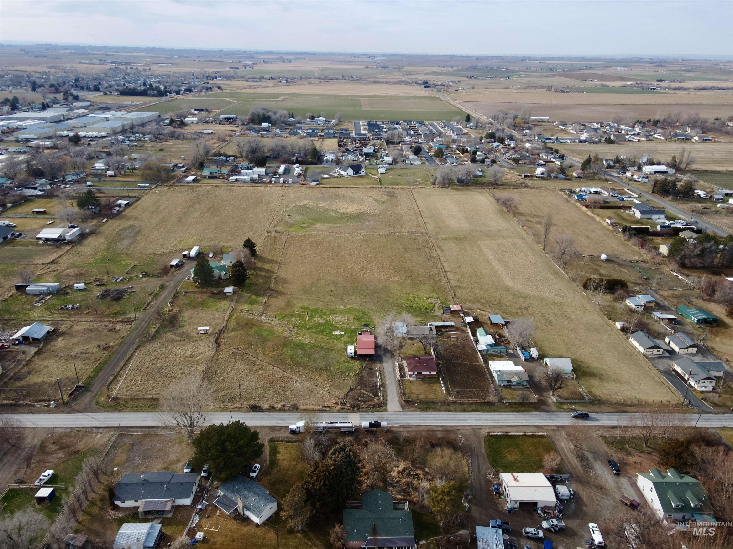 3989 N 2250 E, Filer, Idaho 83328, 3 Bedrooms, 2 Bathrooms, Residential For Sale, Price $537,000,MLS 98973556