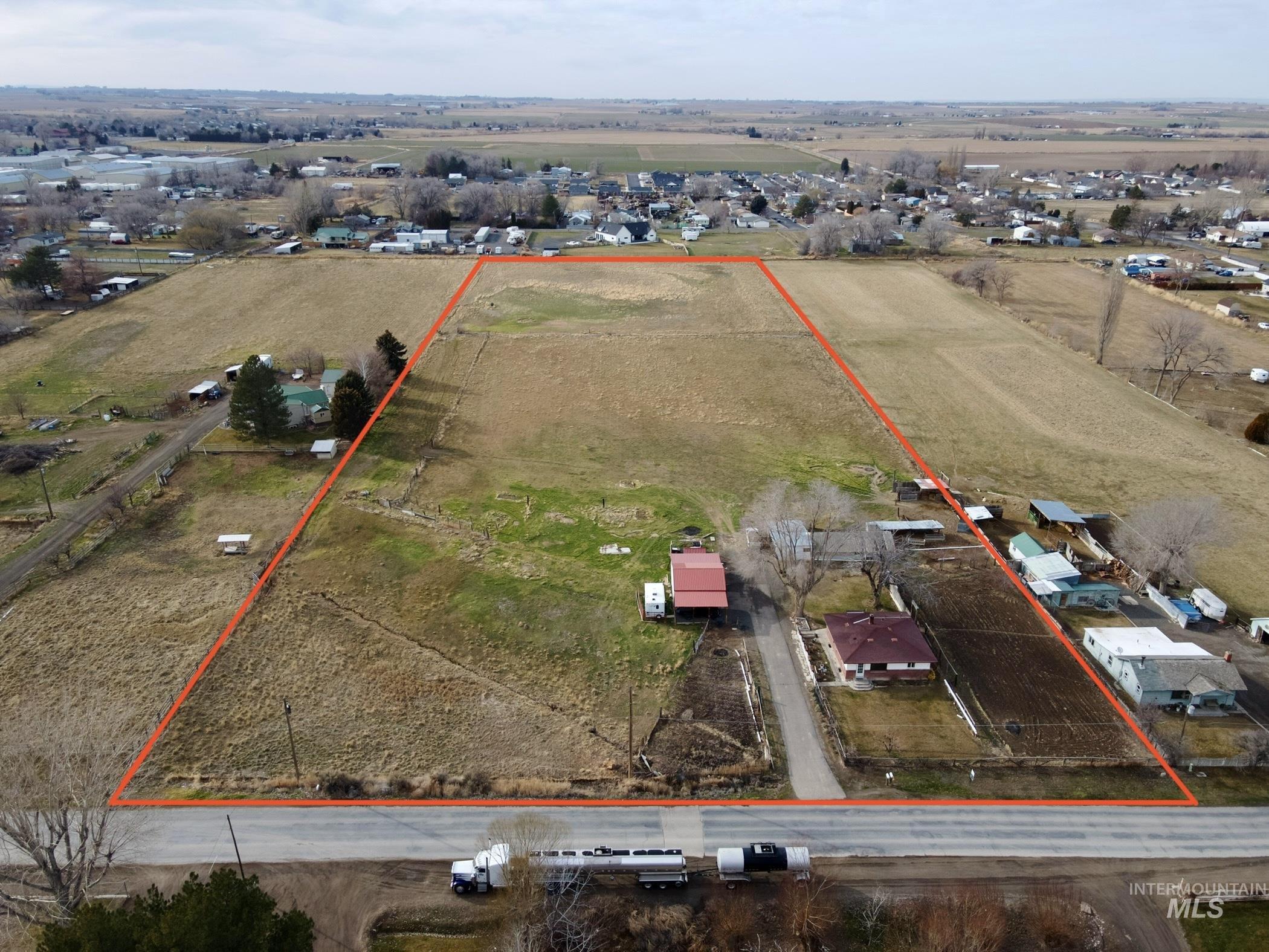 3989 N 2250 E, Filer, Idaho 83328, 3 Bedrooms, 2 Bathrooms, Residential For Sale, Price $537,000,MLS 98973556