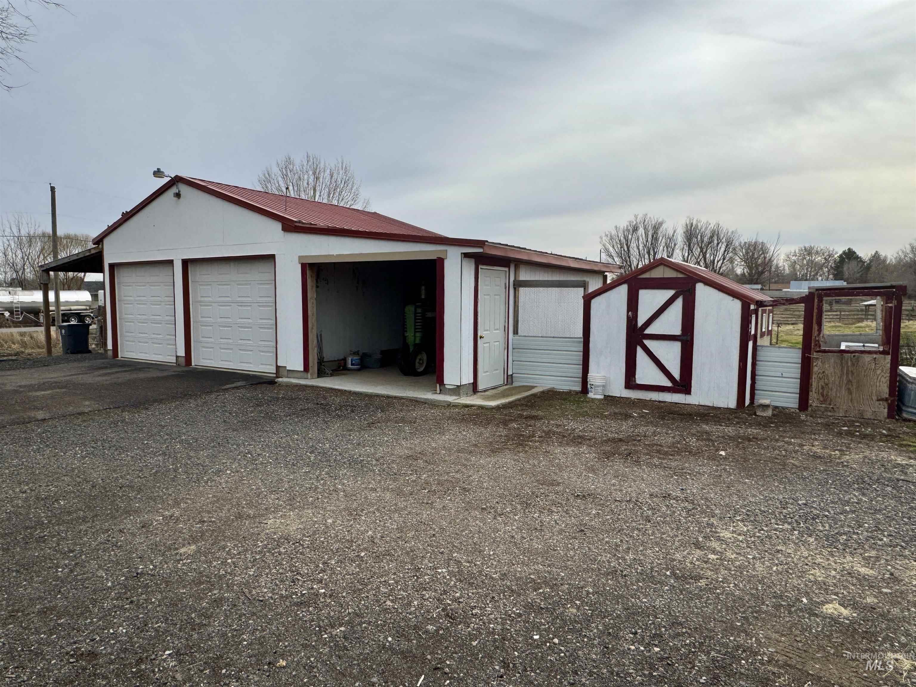 3989 N 2250 E, Filer, Idaho 83328, 3 Bedrooms, 2 Bathrooms, Residential For Sale, Price $537,000,MLS 98973556