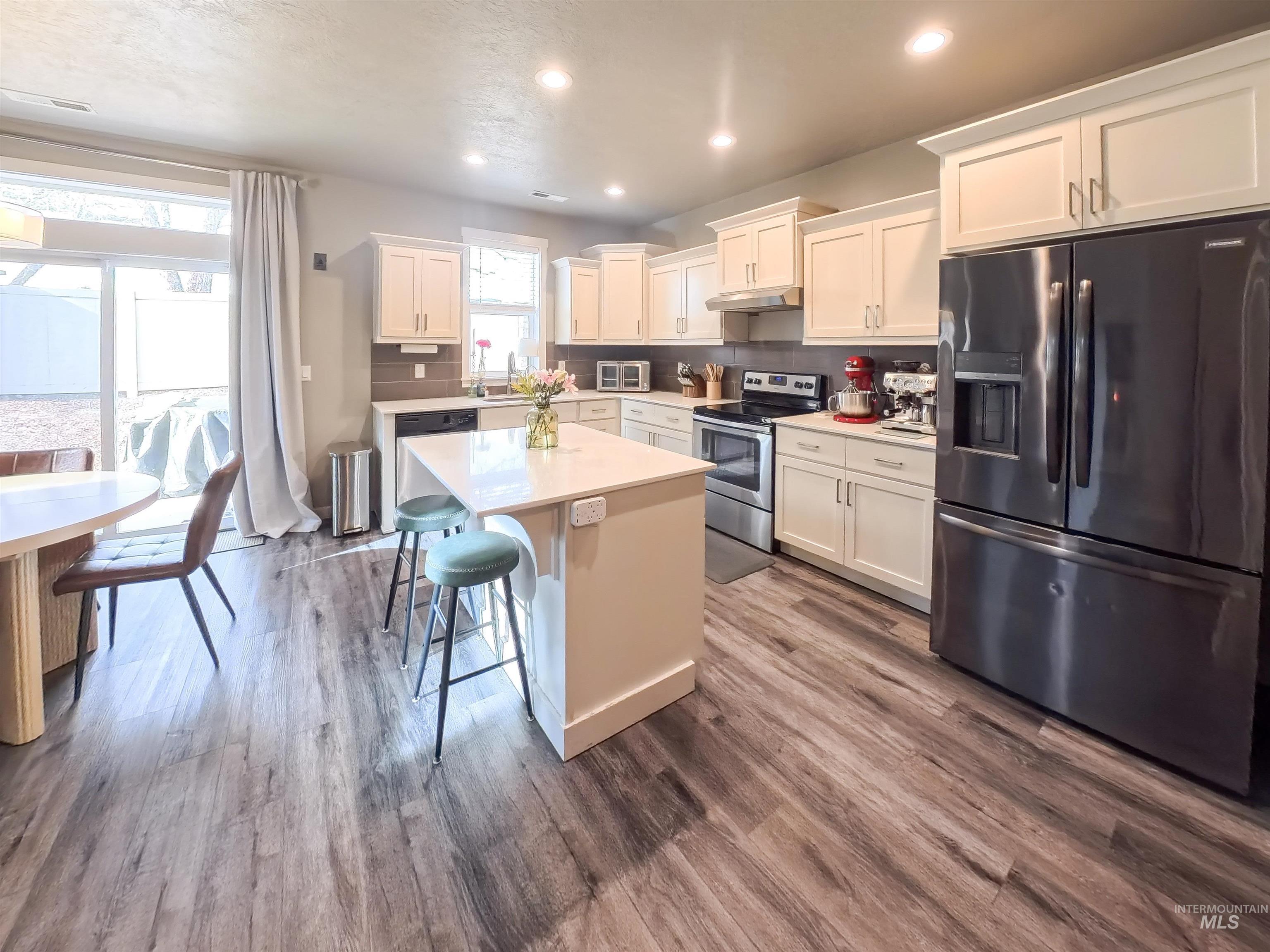 347 S Truss Lane, Meridian, Idaho 83642, 3 Bedrooms, 2.5 Bathrooms, Residential For Sale, Price $485,000,MLS 98973559