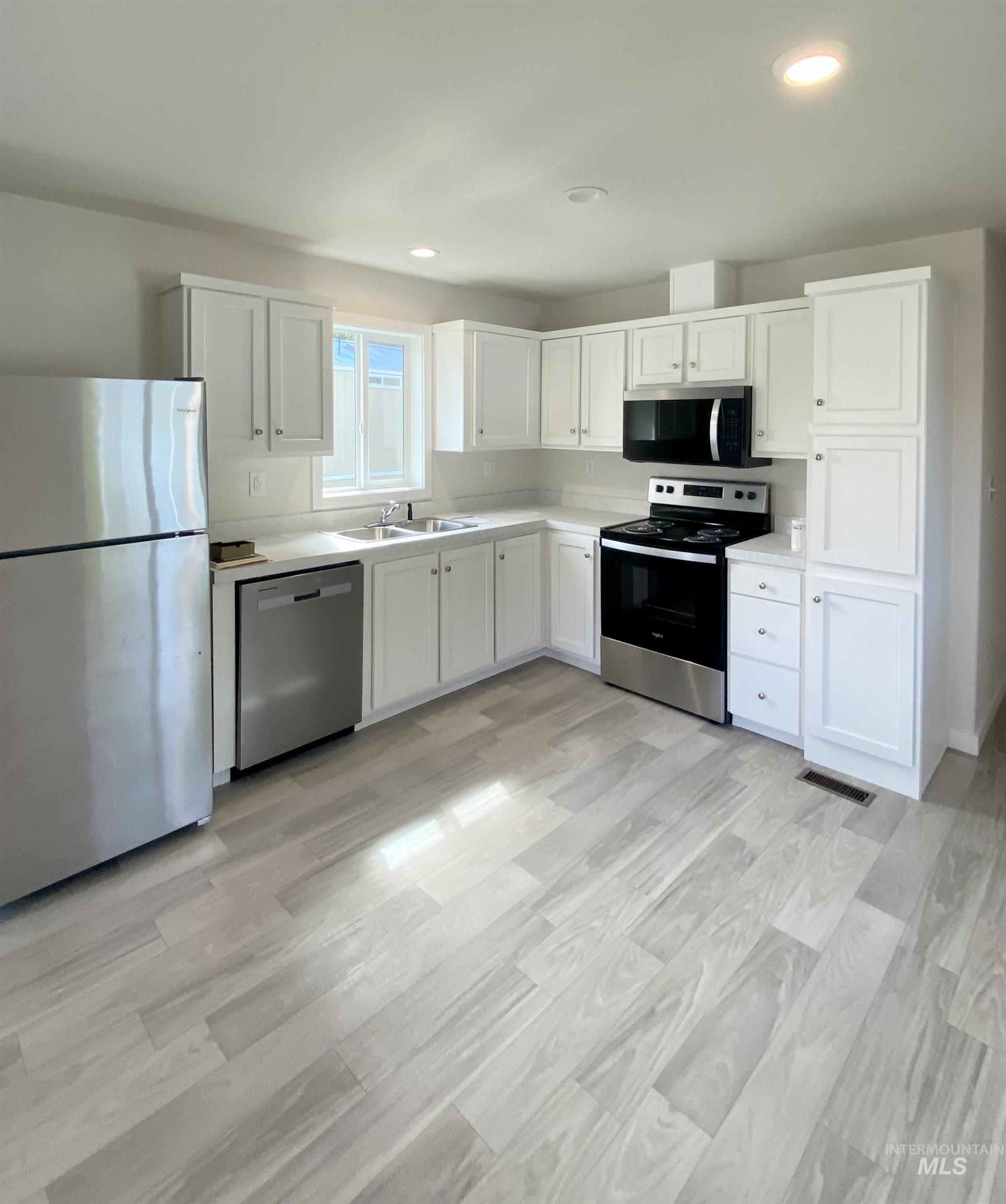 1025 Eid Rd #6, Moscow, Idaho 83843, 2 Bedrooms, 1 Bathroom, Residential For Sale, Price $92,499,MLS 98973562