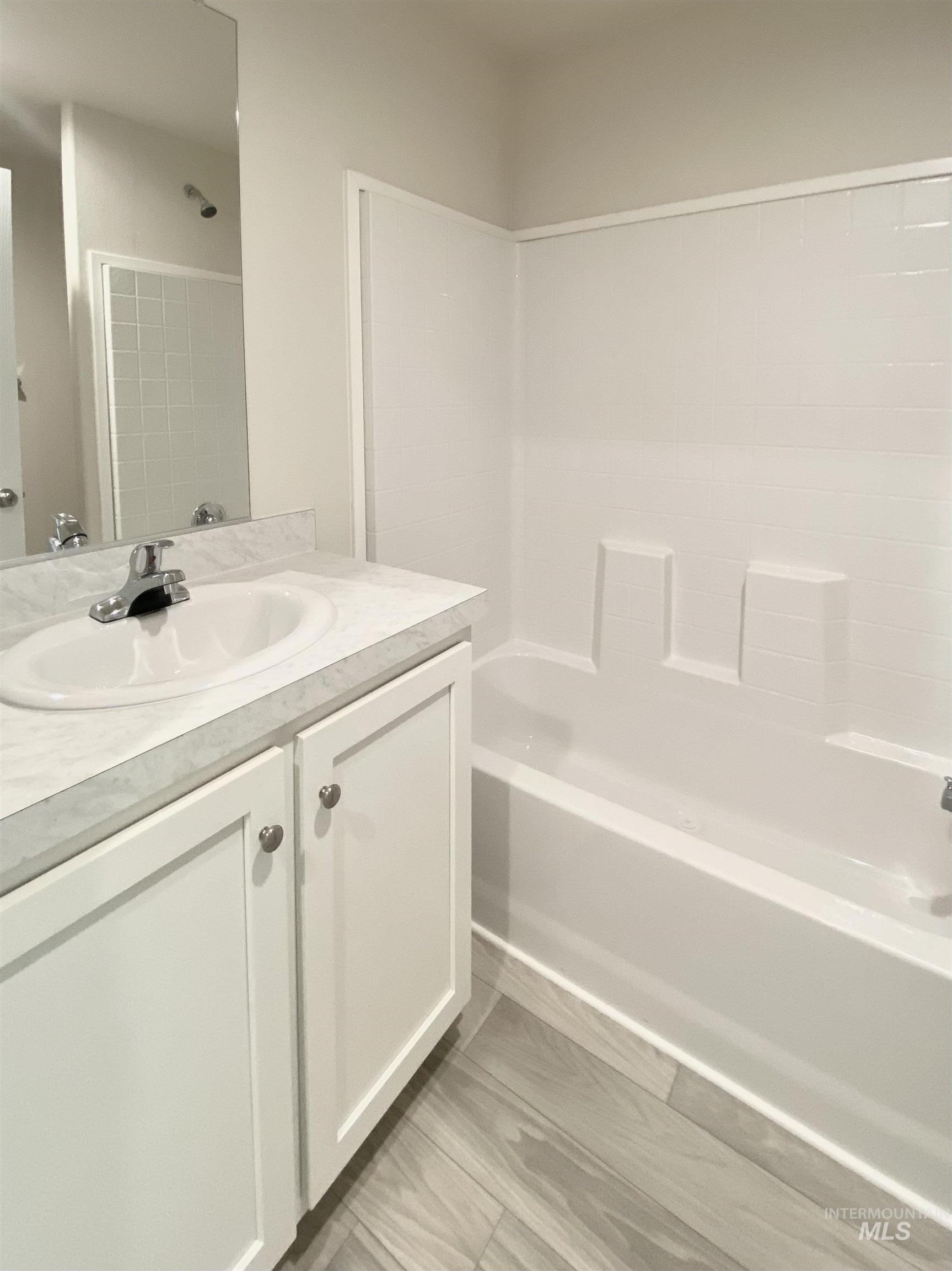 1025 Eid Rd #6, Moscow, Idaho 83843, 2 Bedrooms, 1 Bathroom, Residential For Sale, Price $92,499,MLS 98973562