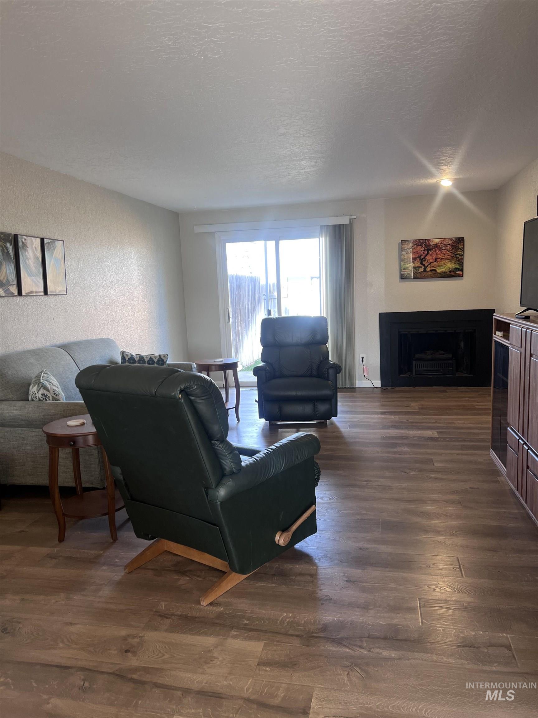 6452 W Douglas, Boise, Idaho 83704-9229, 2 Bedrooms, 1 Bathroom, Residential For Sale, Price $289,900,MLS 98973564