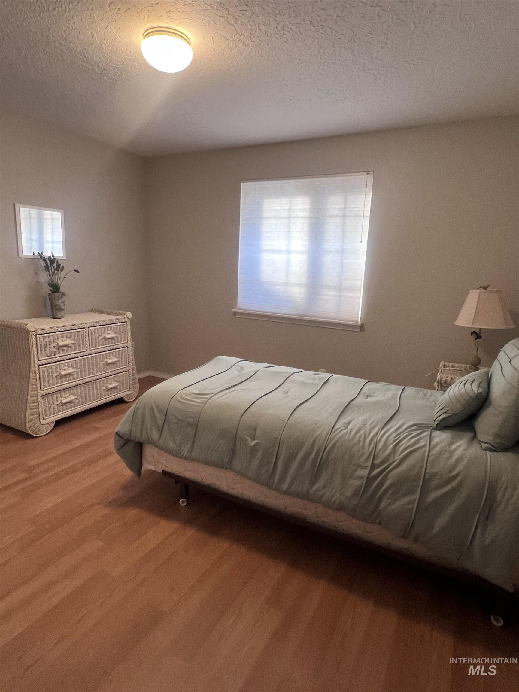 6452 W Douglas, Boise, Idaho 83704-9229, 2 Bedrooms, 1 Bathroom, Residential For Sale, Price $289,900,MLS 98973564