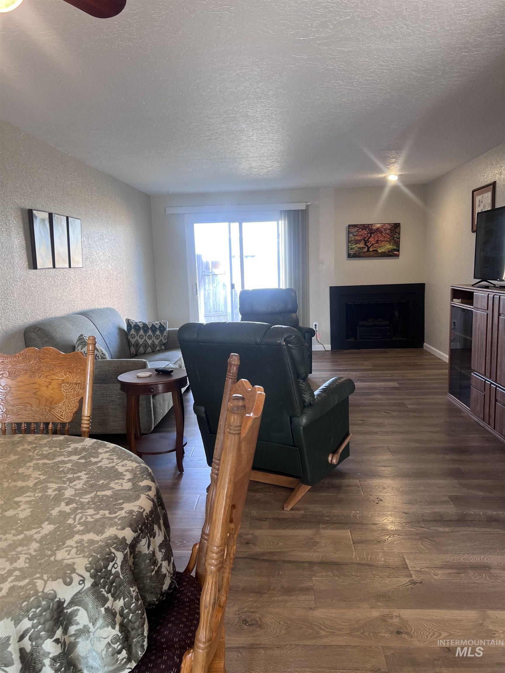 6452 W Douglas, Boise, Idaho 83704-9229, 2 Bedrooms, 1 Bathroom, Residential For Sale, Price $289,900,MLS 98973564