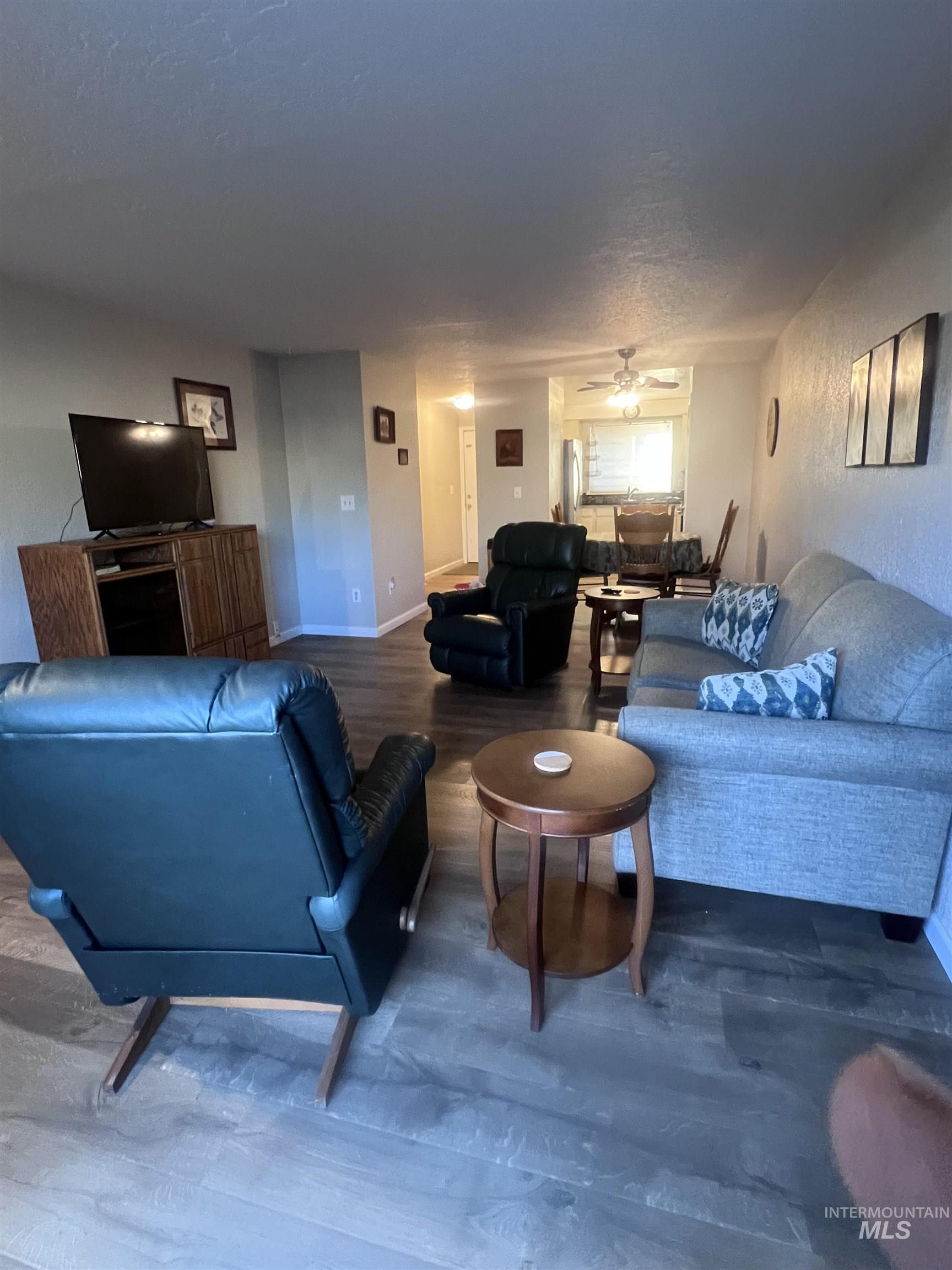 6452 W Douglas, Boise, Idaho 83704-9229, 2 Bedrooms, 1 Bathroom, Residential For Sale, Price $289,900,MLS 98973564