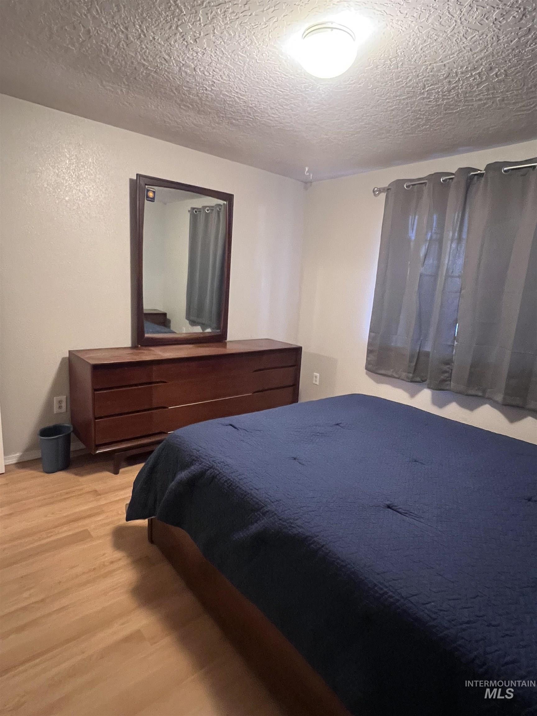 6452 W Douglas, Boise, Idaho 83704-9229, 2 Bedrooms, 1 Bathroom, Residential For Sale, Price $289,900,MLS 98973564