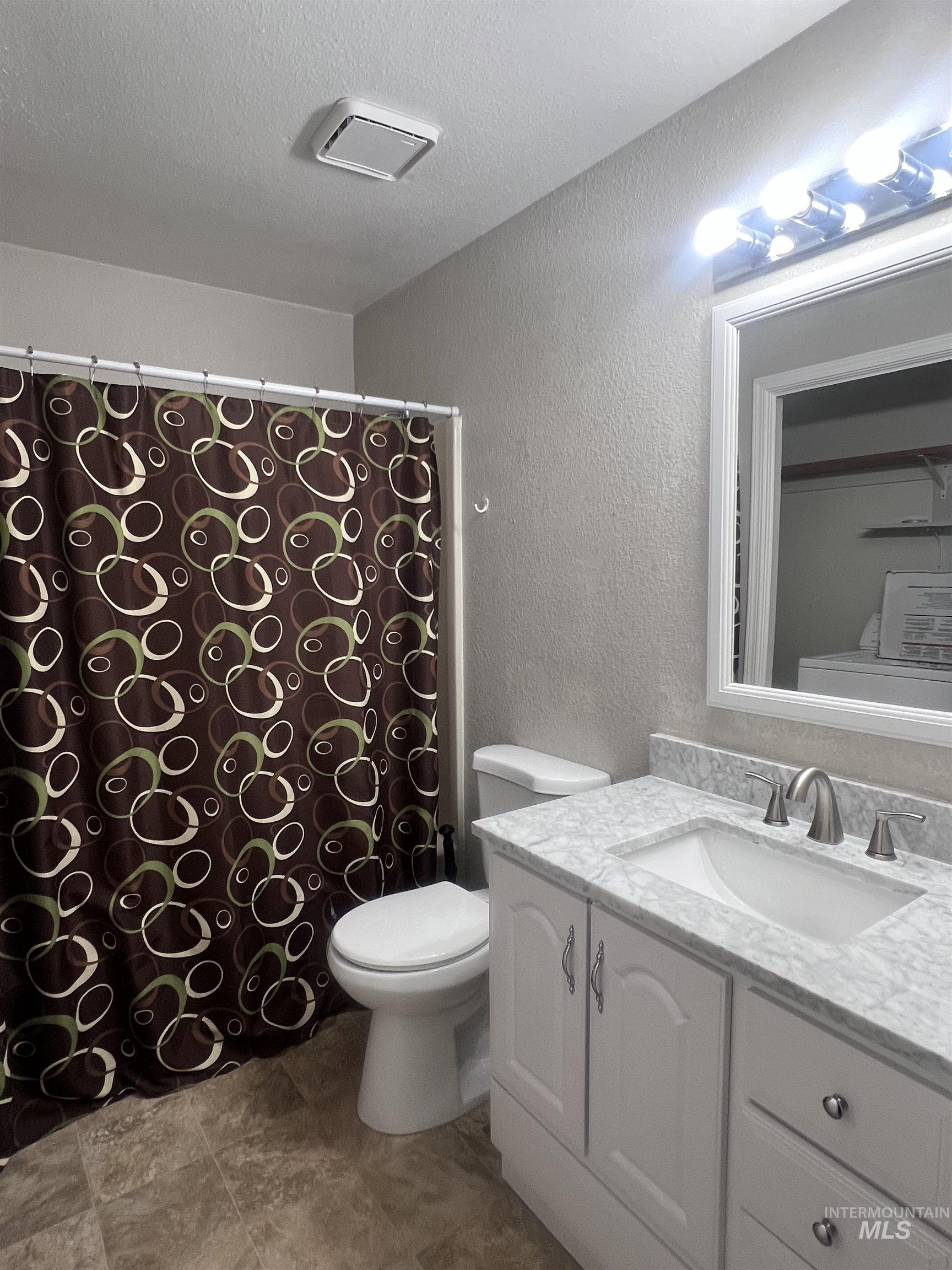 6452 W Douglas, Boise, Idaho 83704-9229, 2 Bedrooms, 1 Bathroom, Residential For Sale, Price $289,900,MLS 98973564