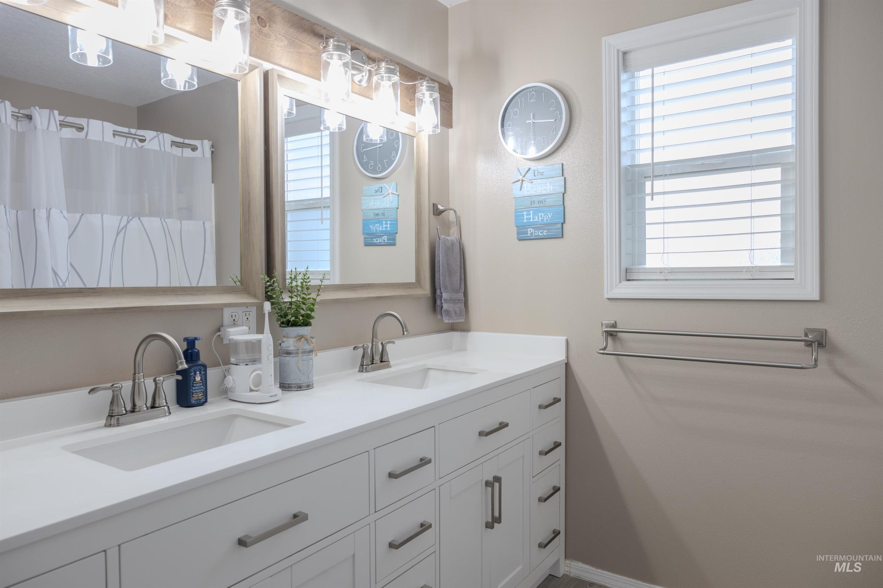 805 W 1st Street, Fruitland, Idaho 83619, 4 Bedrooms, 2 Bathrooms, Residential For Sale, Price $599,997, 98973565