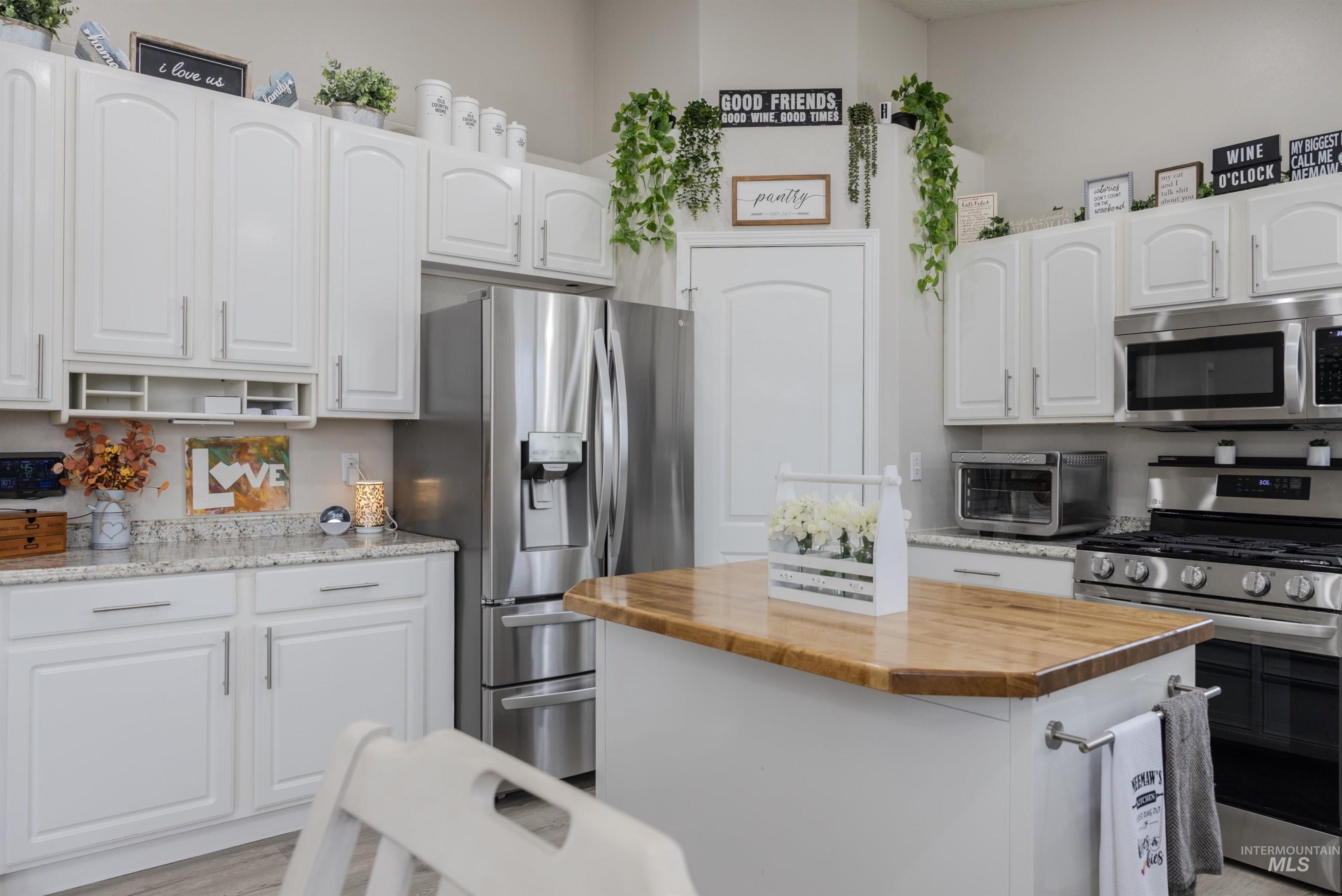 805 W 1st Street, Fruitland, Idaho 83619, 4 Bedrooms, 2 Bathrooms, Residential For Sale, Price $599,997, 98973565