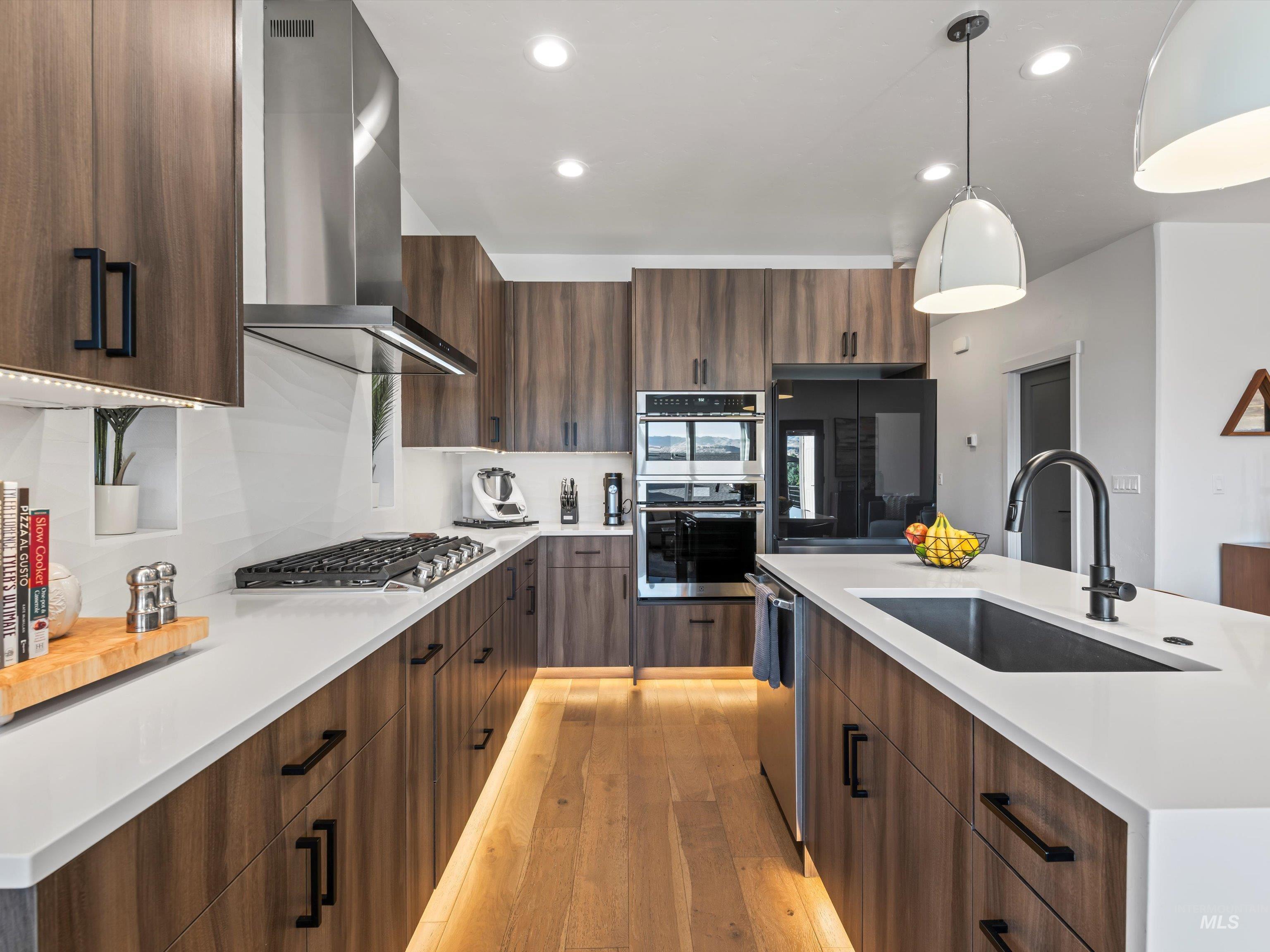 1251 E Echelon Ridge Lane, Boise, Idaho 83716, 3 Bedrooms, 2.5 Bathrooms, Rental For Rent, Price $3,000,MLS 98973566