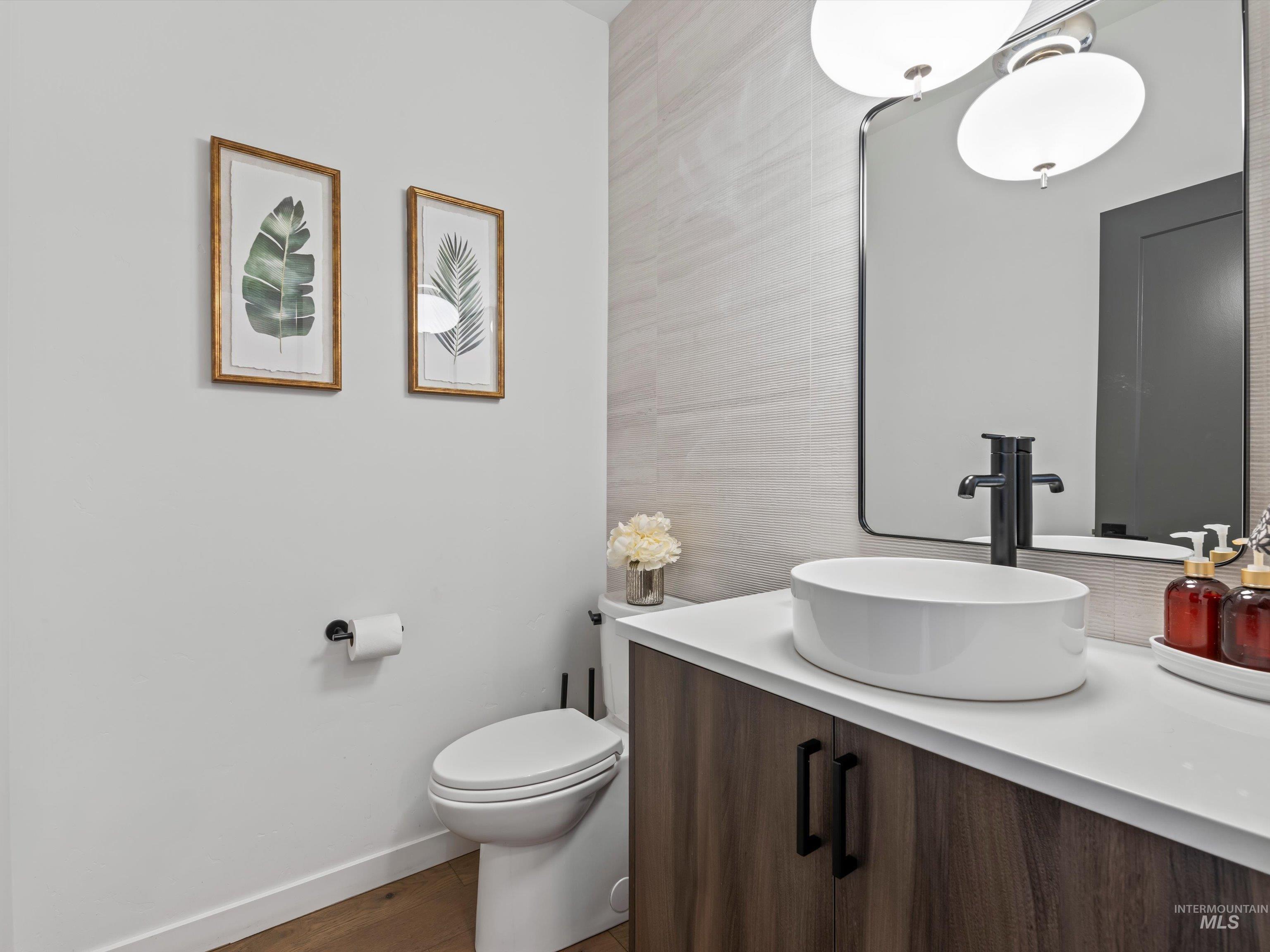 1251 E Echelon Ridge Lane, Boise, Idaho 83716, 3 Bedrooms, 2.5 Bathrooms, Rental For Rent, Price $3,000,MLS 98973566