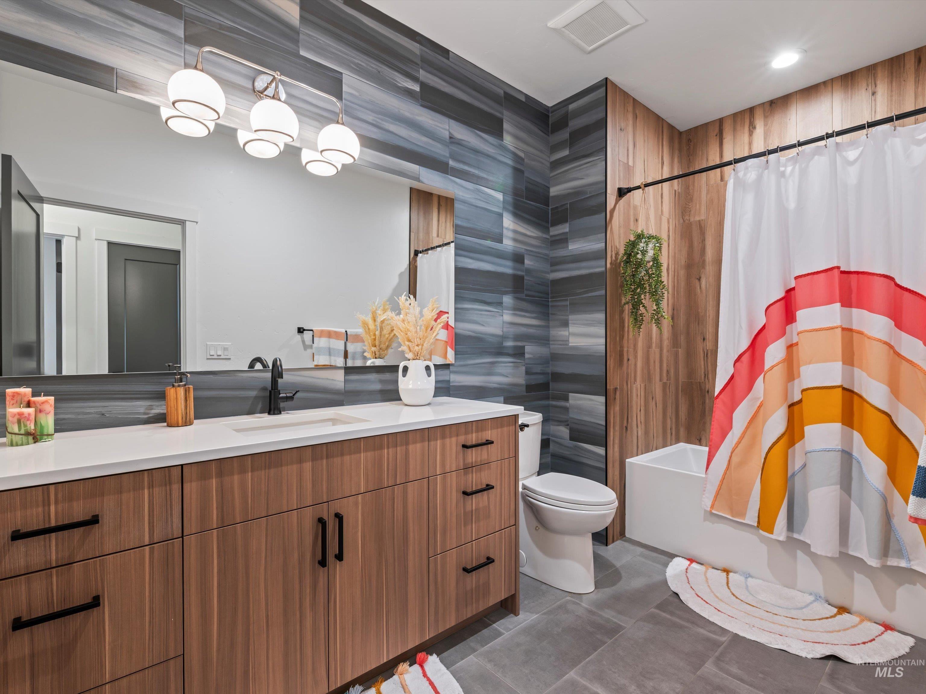 1251 E Echelon Ridge Lane, Boise, Idaho 83716, 3 Bedrooms, 2.5 Bathrooms, Rental For Rent, Price $3,000,MLS 98973566