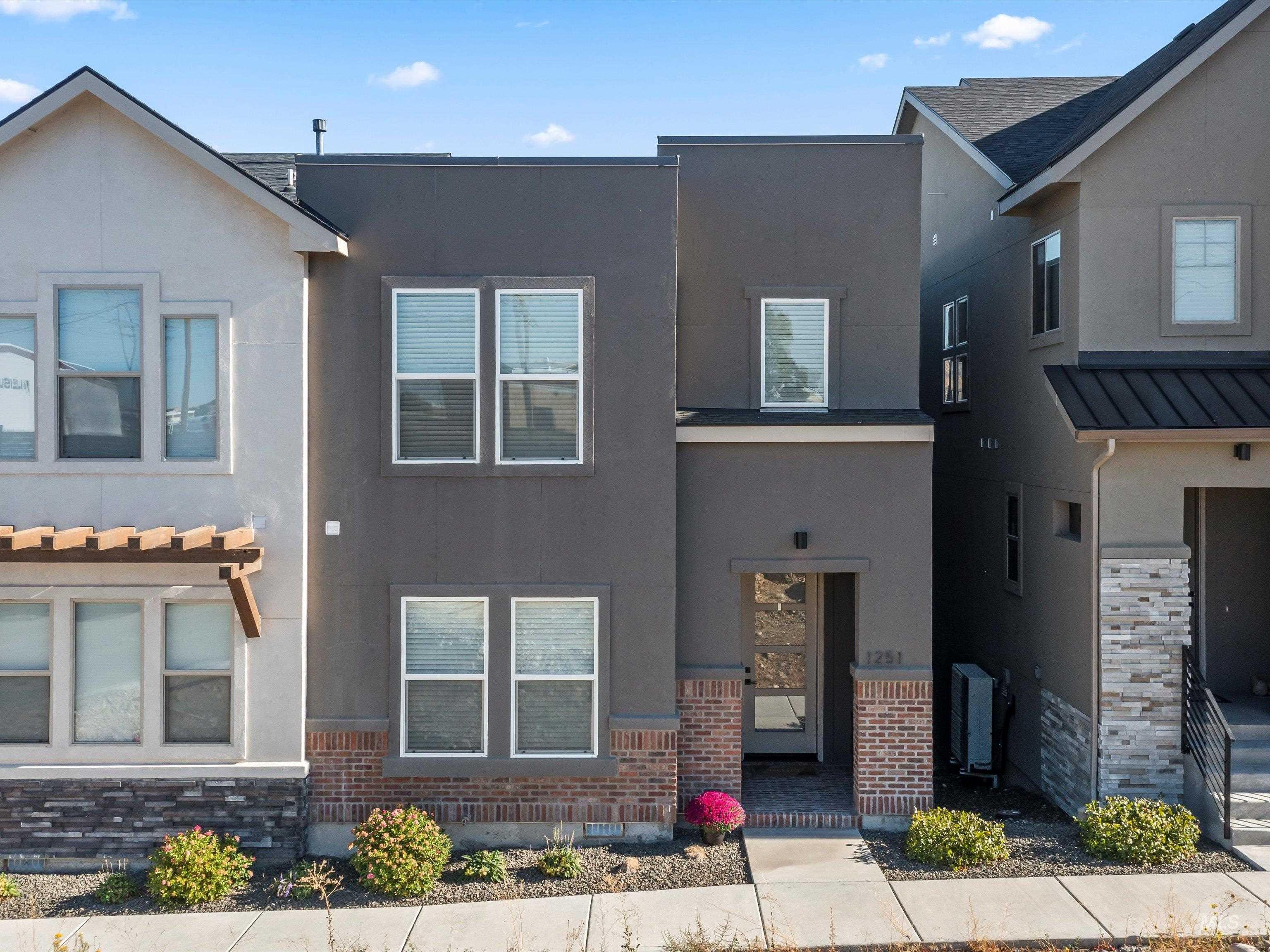 1251 E Echelon Ridge Lane, Boise, Idaho 83716, 3 Bedrooms, 2.5 Bathrooms, Rental For Rent, Price $3,000,MLS 98973566