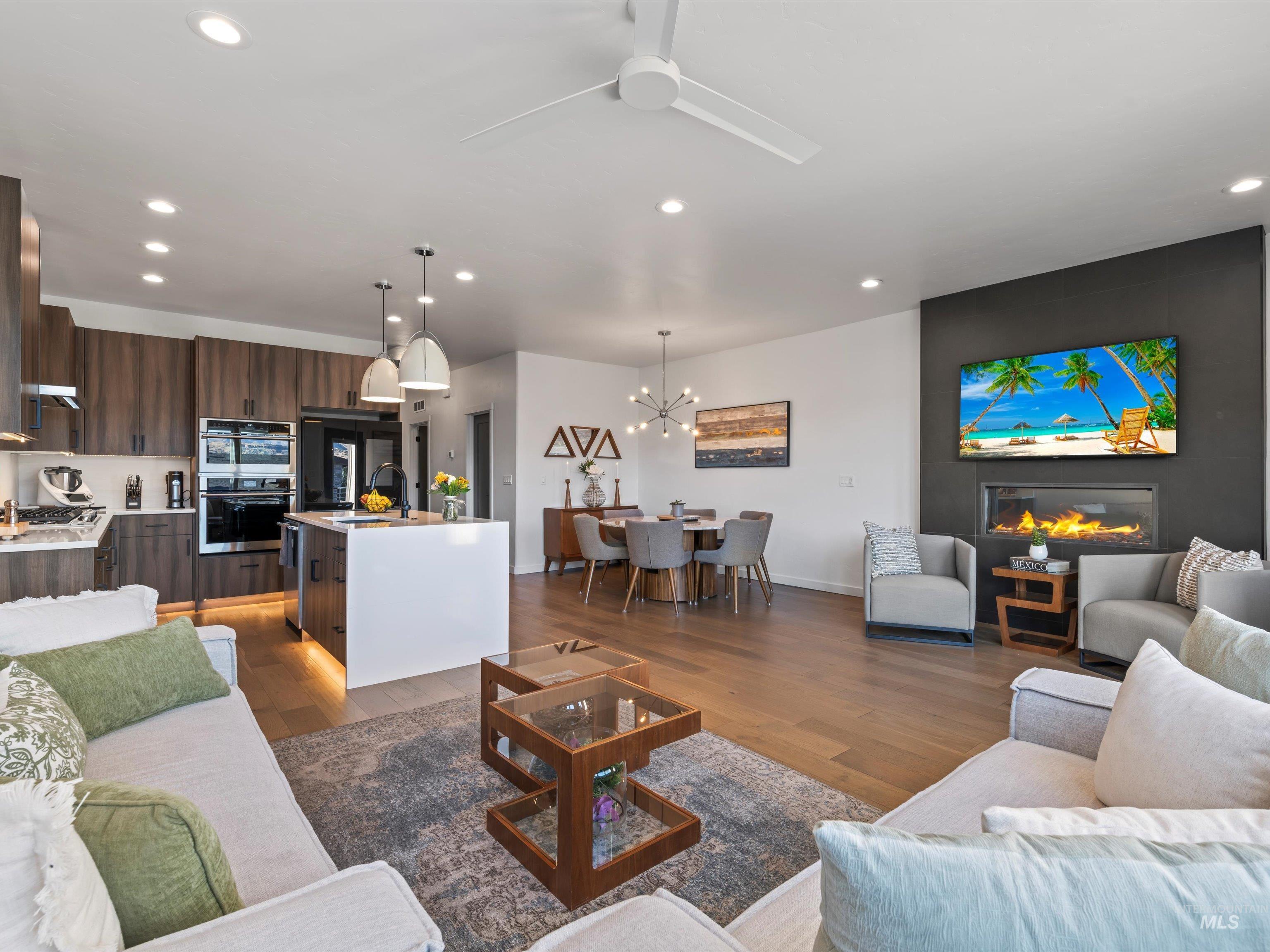 1251 E Echelon Ridge Lane, Boise, Idaho 83716, 3 Bedrooms, 2.5 Bathrooms, Rental For Rent, Price $3,000,MLS 98973566