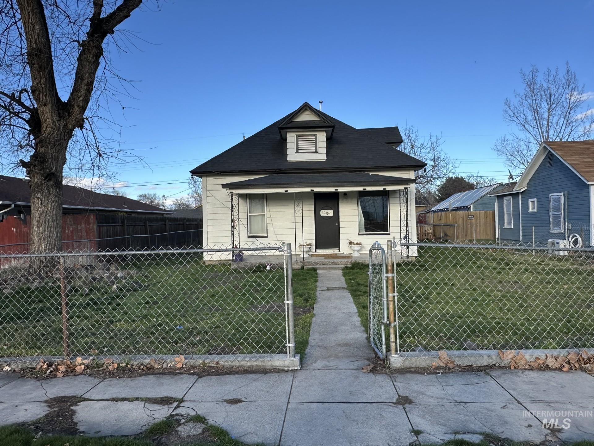 507 Grant, Caldwell, Idaho 83605, 3 Bedrooms, 1 Bathroom, Residential For Sale, Price $315,000,MLS 98973572