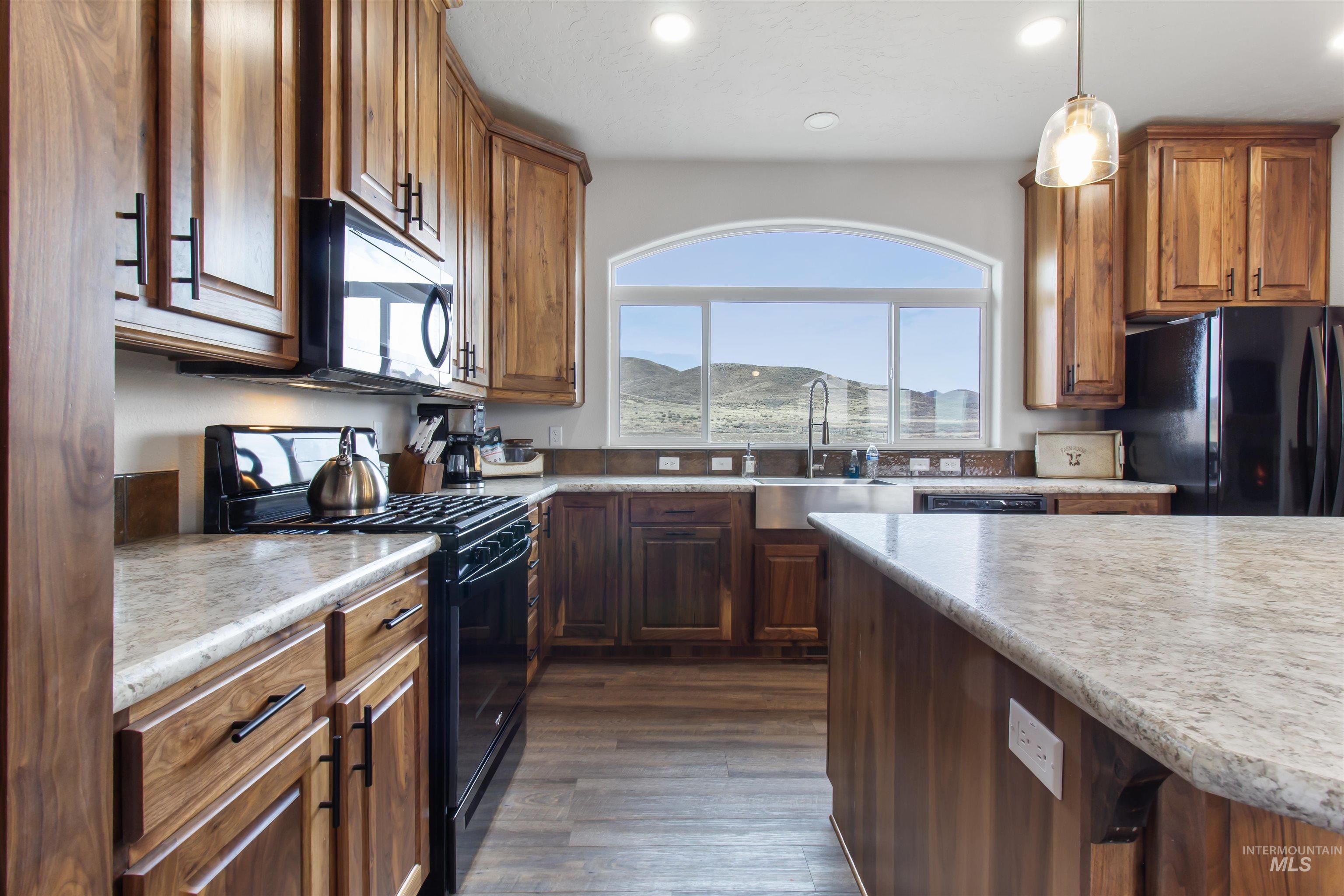 161 Horseshoe Loop, Fairfield, Idaho 83327, 3 Bedrooms, 2 Bathrooms, Residential For Sale, Price $695,000,MLS 98973575