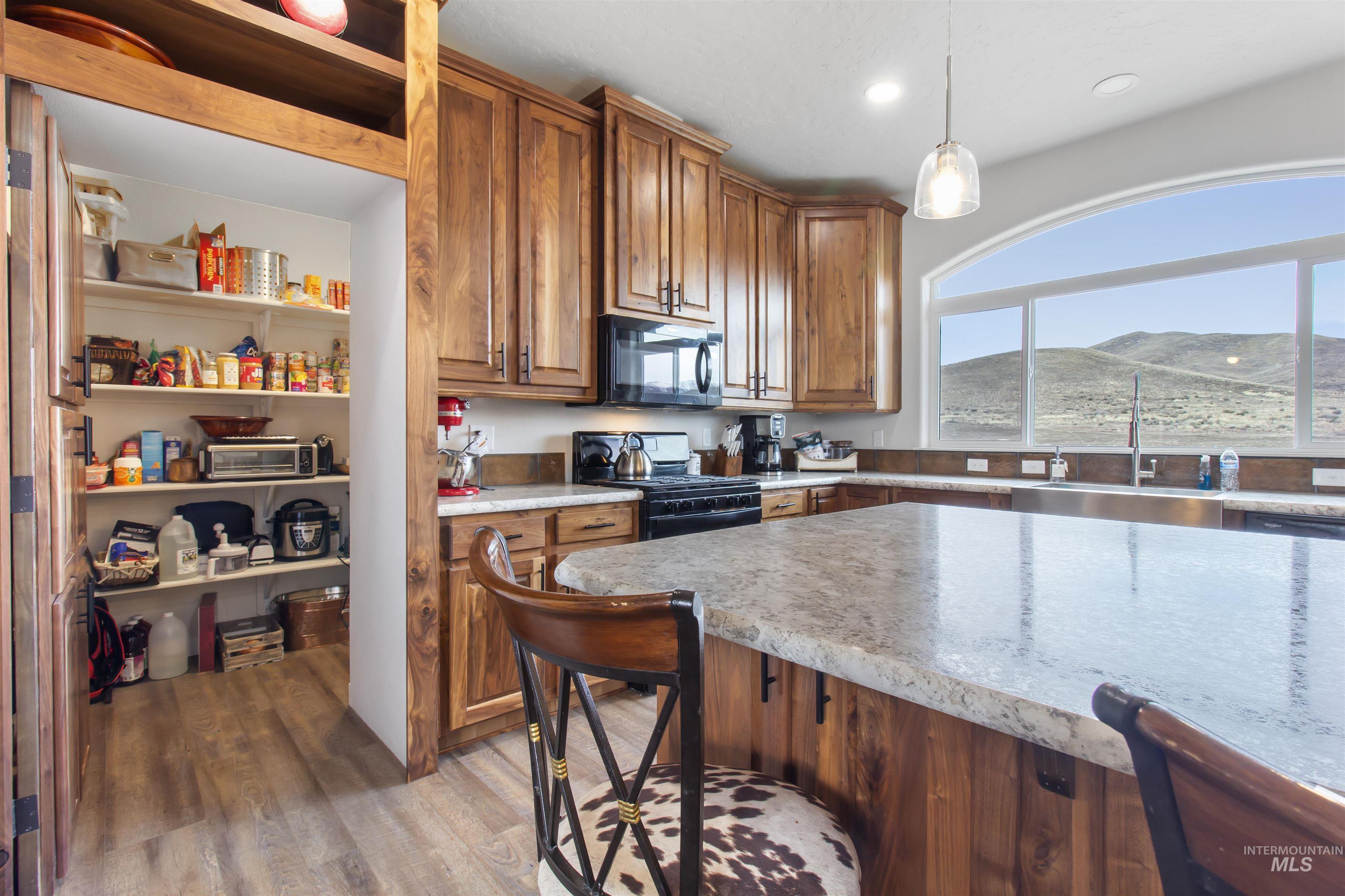 161 Horseshoe Loop, Fairfield, Idaho 83327, 3 Bedrooms, 2 Bathrooms, Residential For Sale, Price $695,000,MLS 98973575