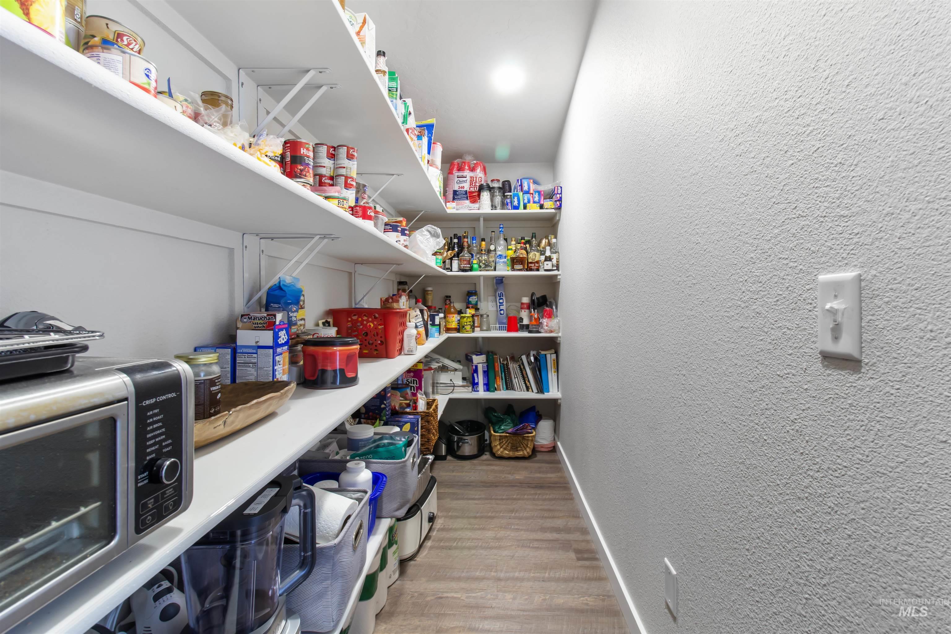 161 Horseshoe Loop, Fairfield, Idaho 83327, 3 Bedrooms, 2 Bathrooms, Residential For Sale, Price $695,000,MLS 98973575